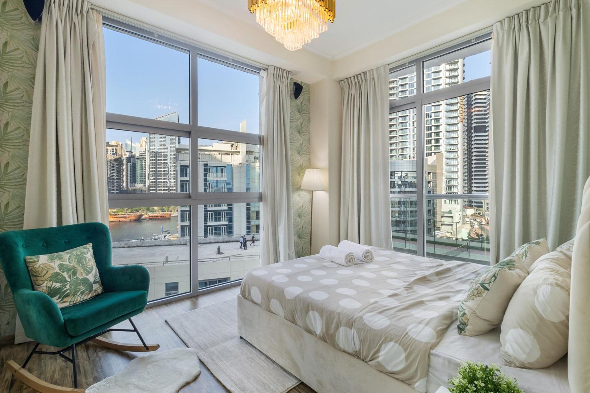 Royal Marina Experience Lavish 2br Waterfront View Appartement
