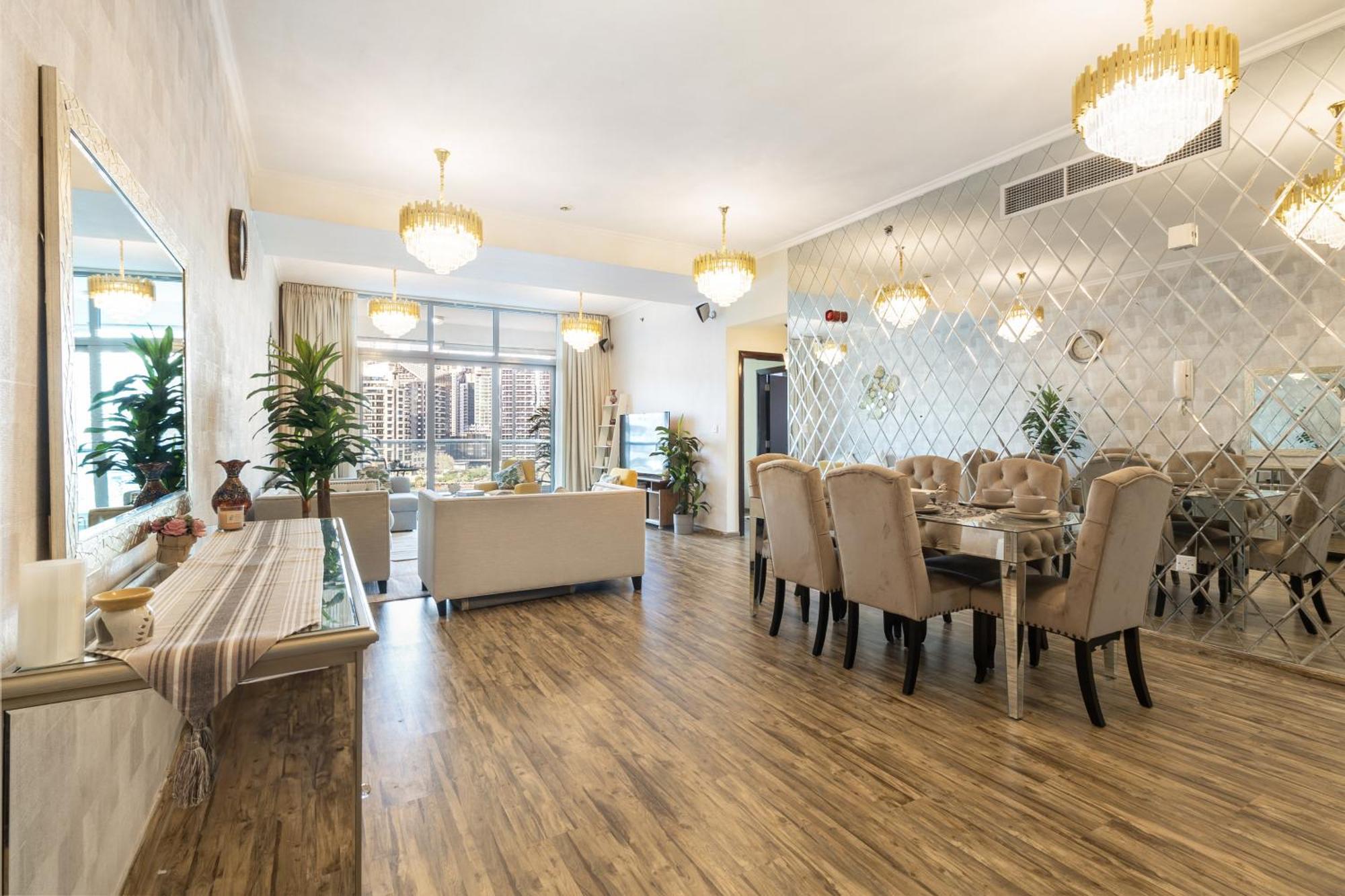 Royal Marina Experience Lavish 2br Waterfront View Dubaï