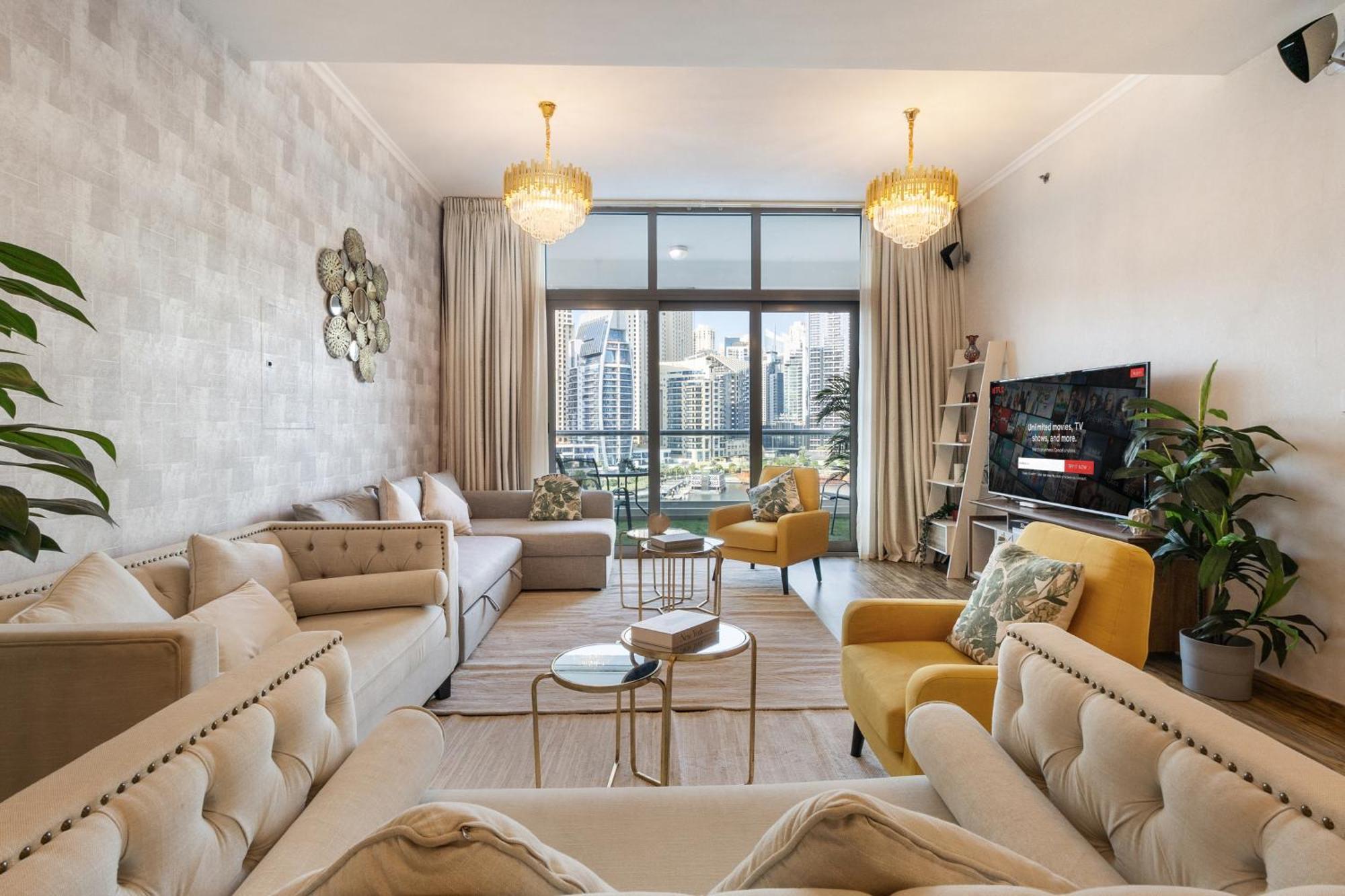 Royal Marina Experience Lavish 2br Waterfront View Appartement