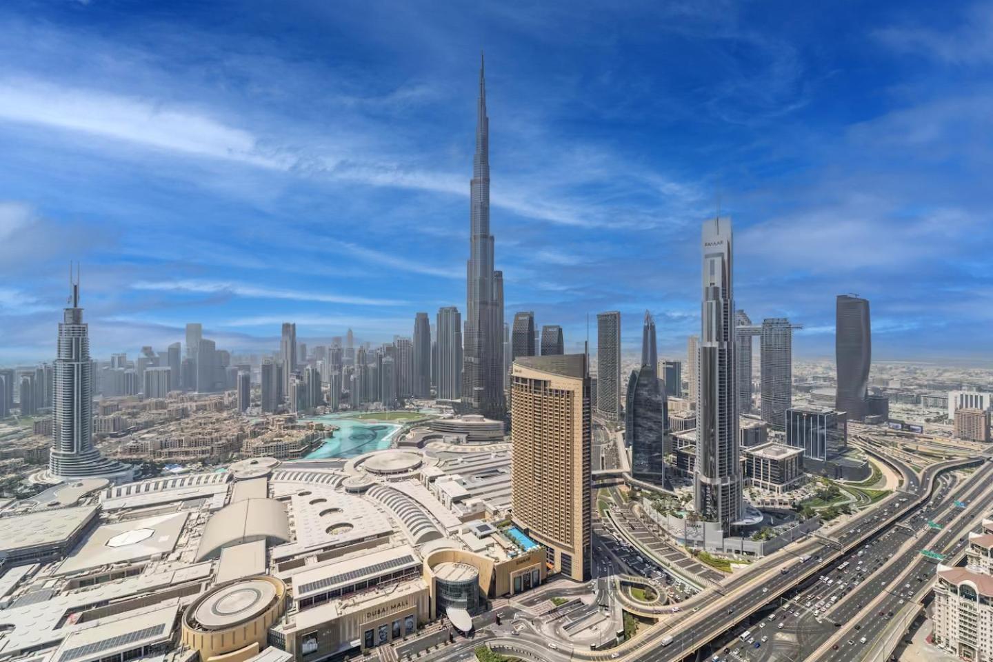 Burj Khalifa Lifestyle Boost! Fabulous 4bed Open View Corner Mall Access Apartemen