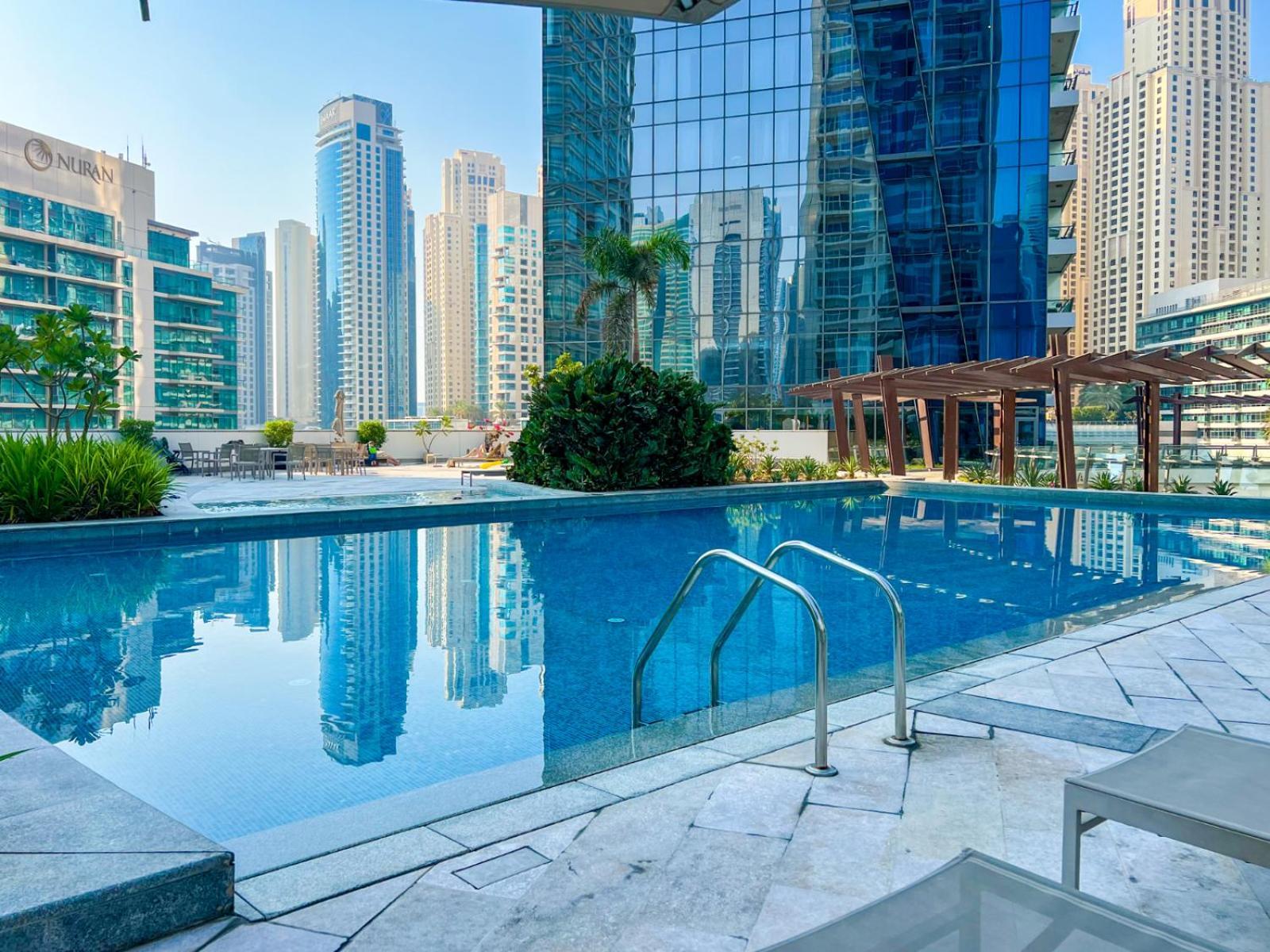 Marina Elegant 1 Bedroom On The Canal *