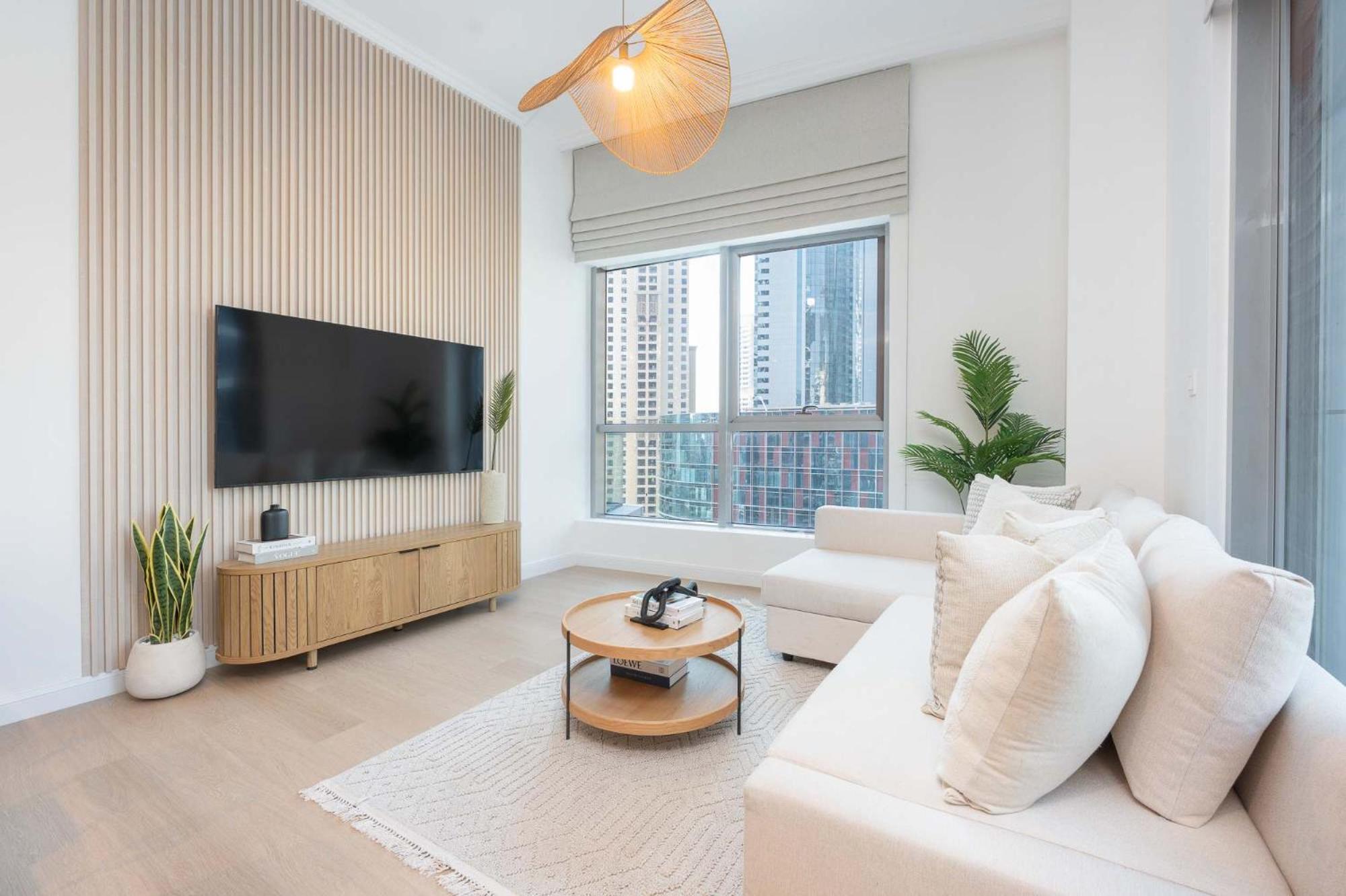 1 Bedroom That Sleeps 4 With Great Views *