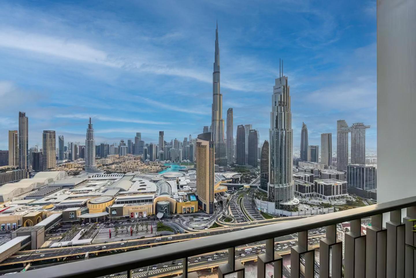 Apartemen Burj Khalifa Lifestyle Boost! Fabulous 4bed Open View Corner Mall Access