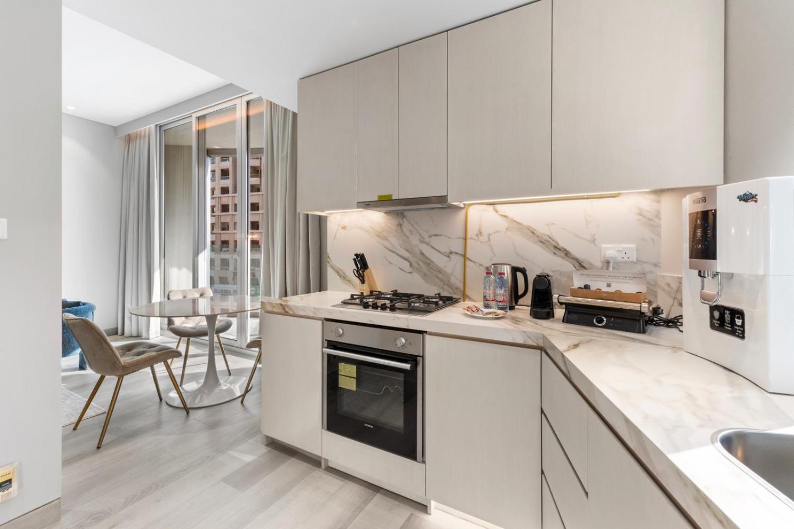 Luxury Living In Marina 1br Extra Large Apartamento *