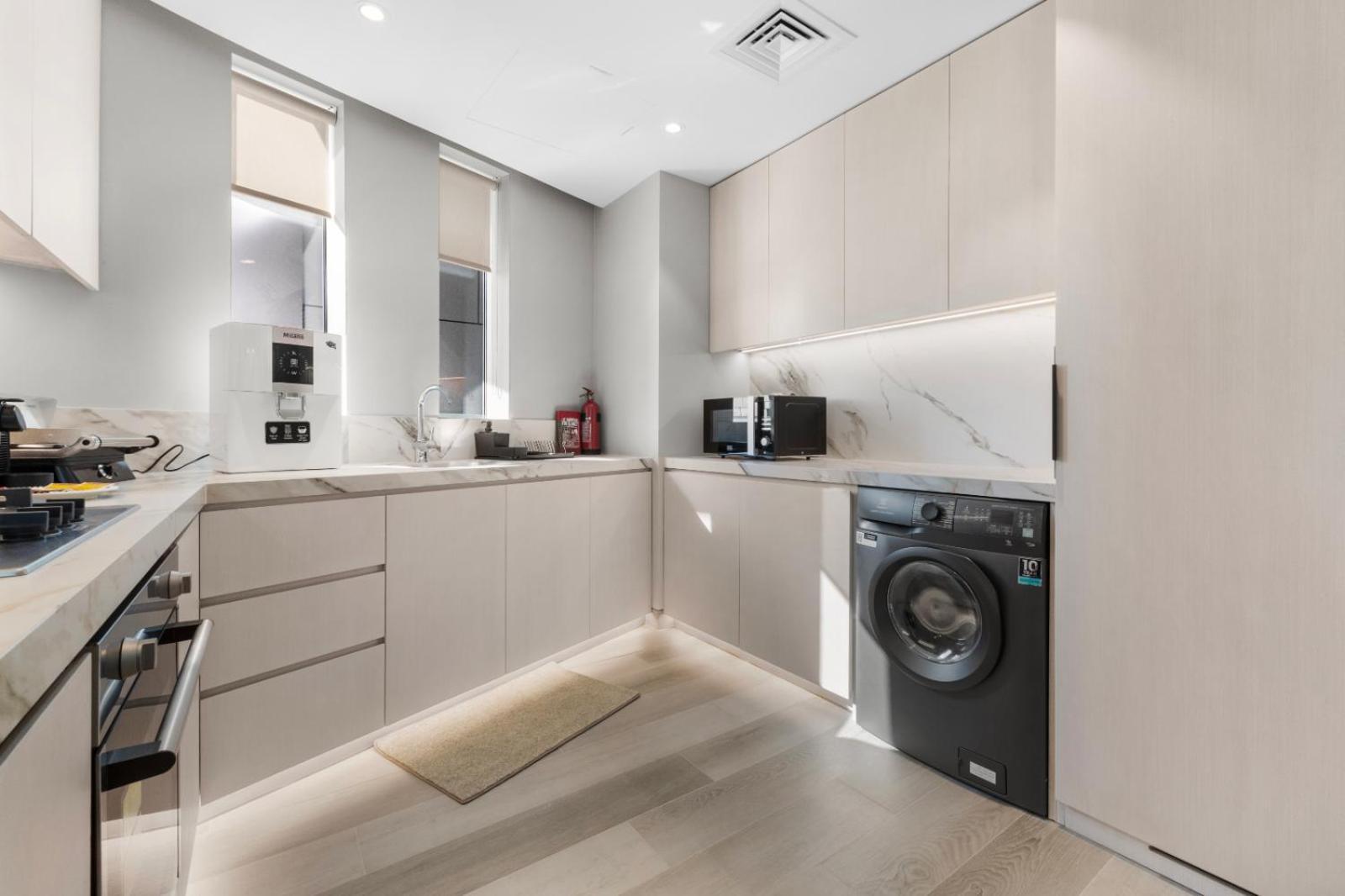 Luxury Living In Marina 1br Extra Large
