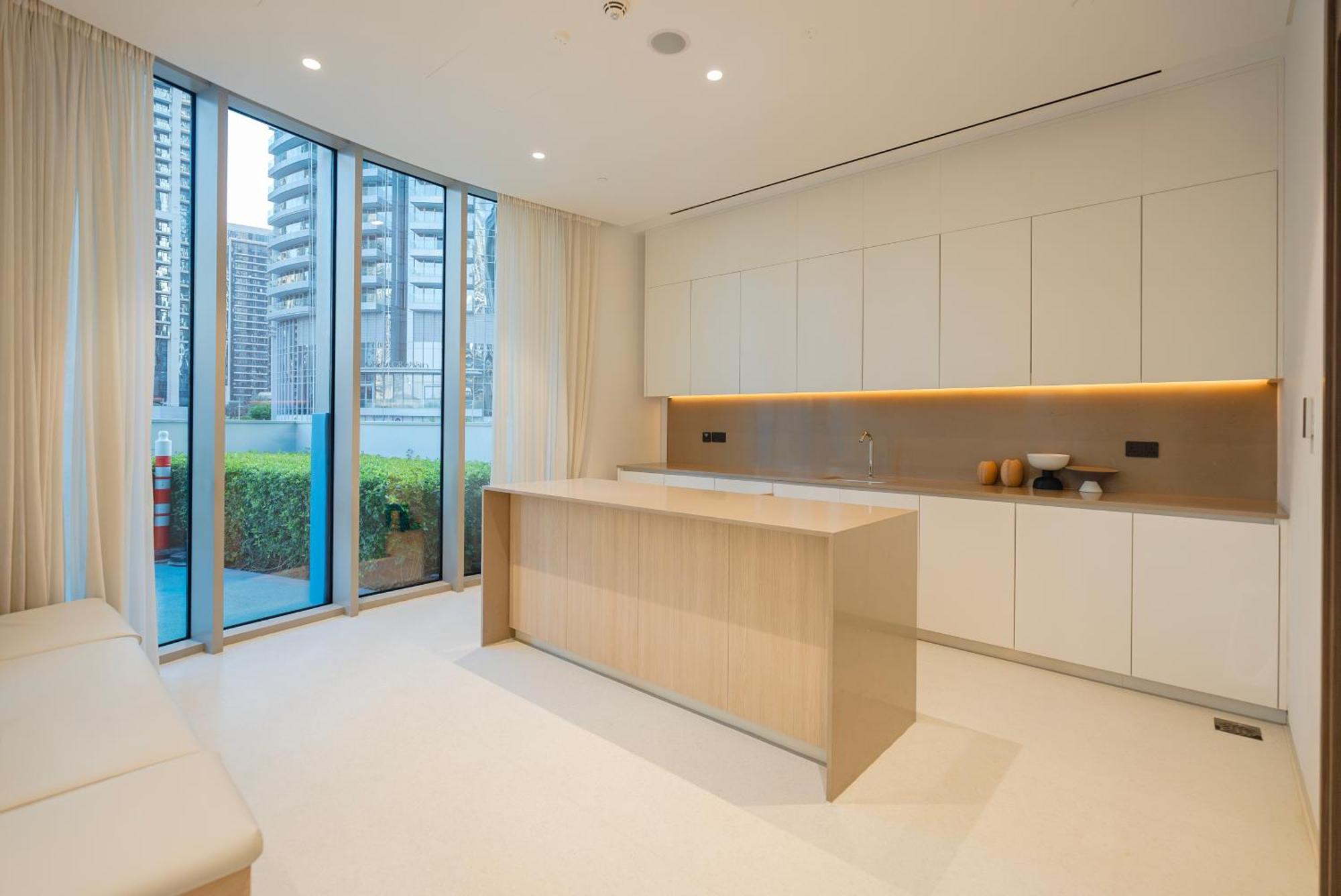 Downtown Luxury - Stunning Burj Khalifa & Fountain Views - 5 Minutes Walk To Mall *