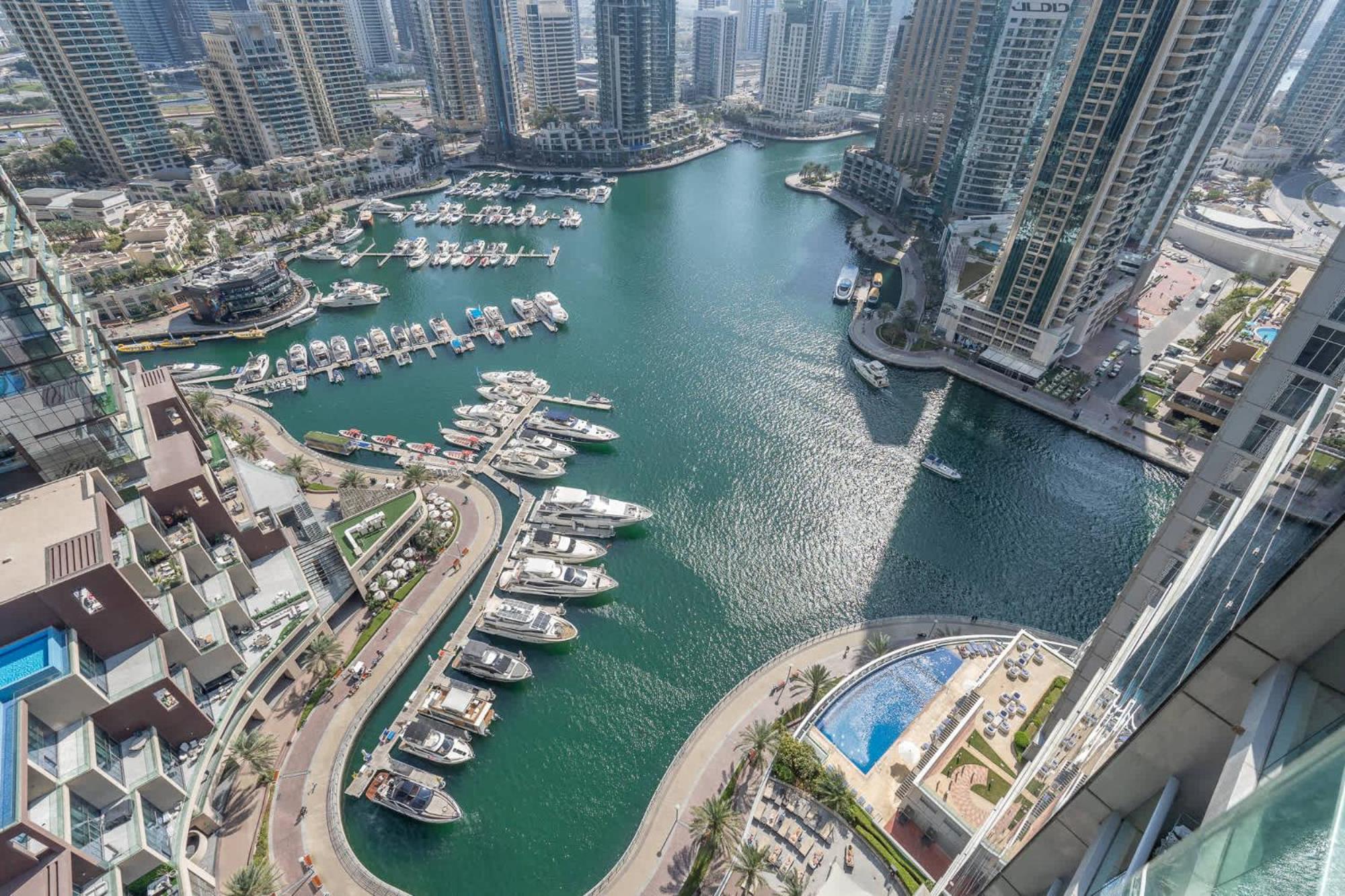 Marina Views And A 3 Bedroom In Marina Apartment Dubai