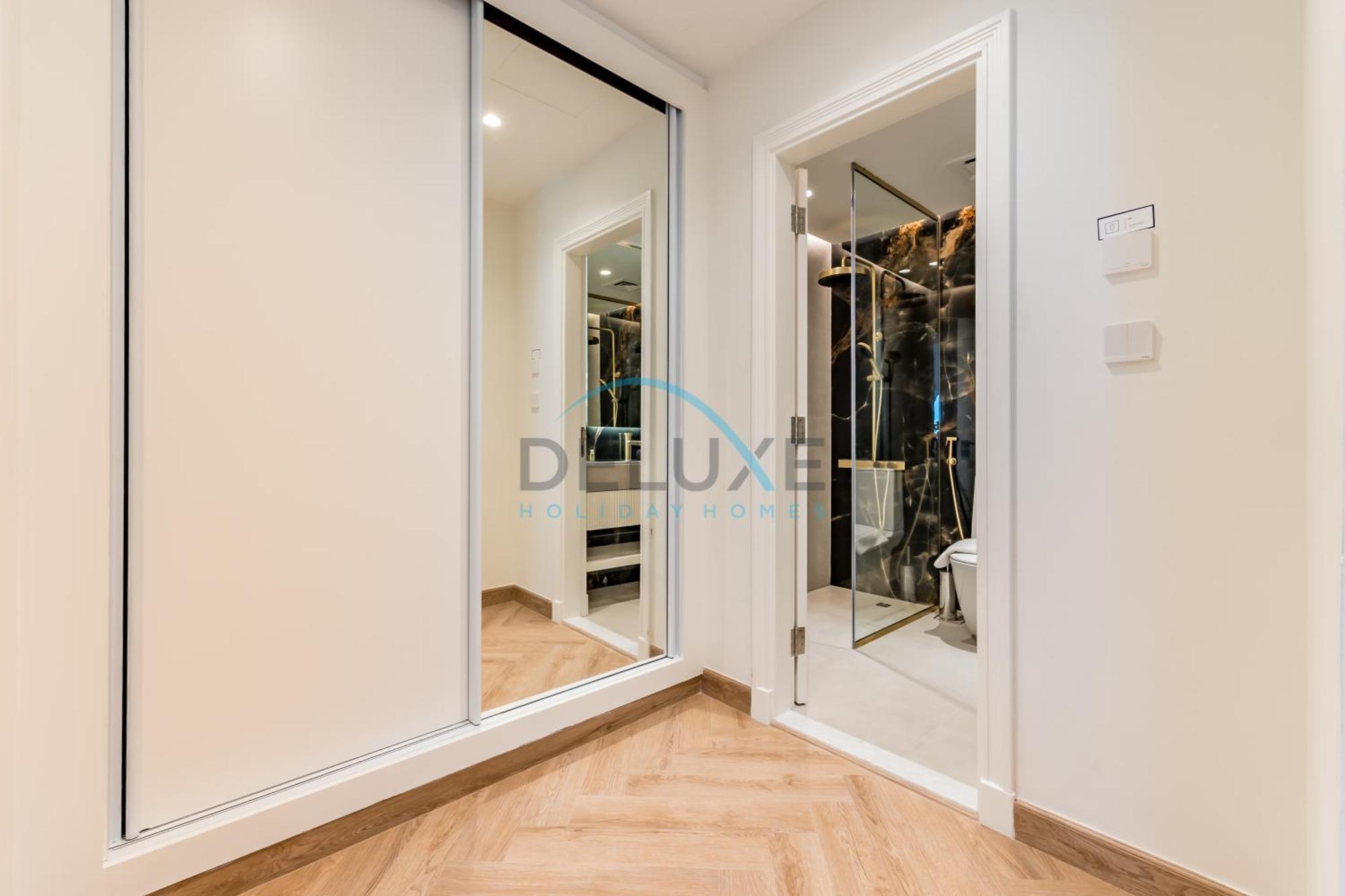 Upgraded 1br Overlooking Palm Jumeirah & Sea Views From Living To Bedroom, Elite Residence, Marina By Deluxe Homes Dubaï
