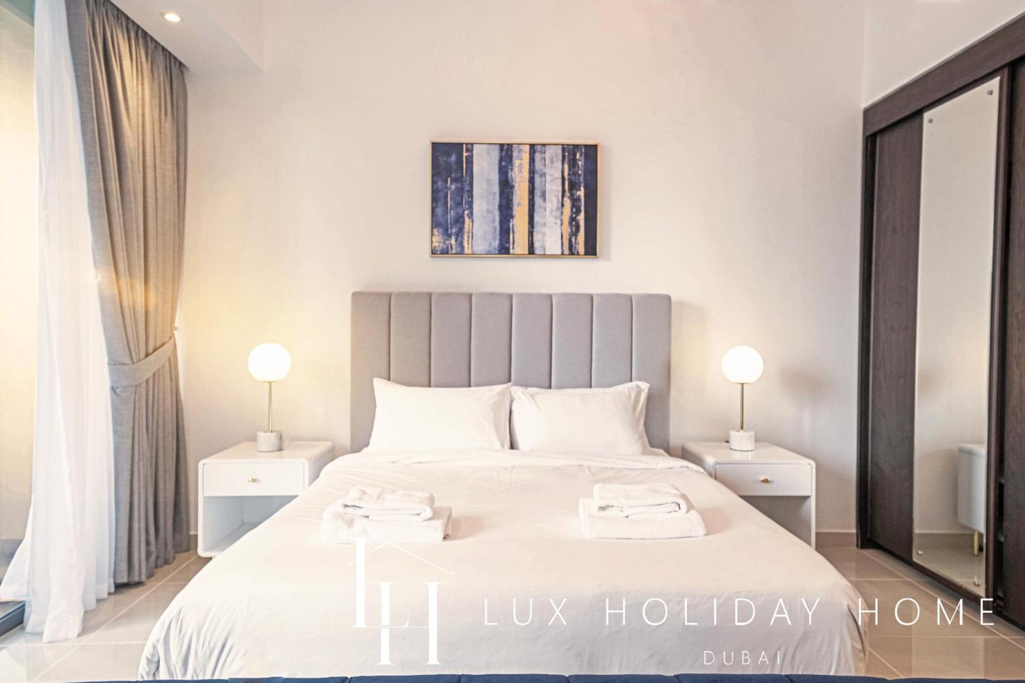 Lux The Silverene Marina View *