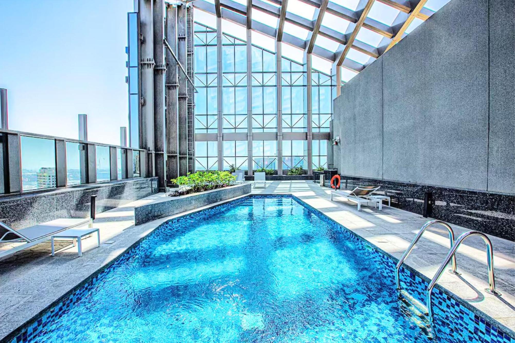 Luxe 1br In Sparkle Towers - 2 Balconies And Marina Views