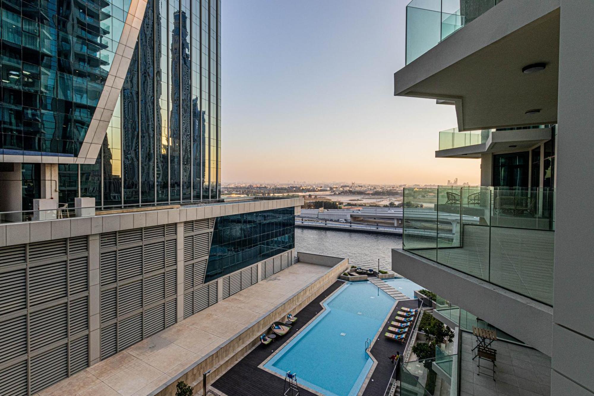 Modern Luxury 1br Missoni With Canal Panorama