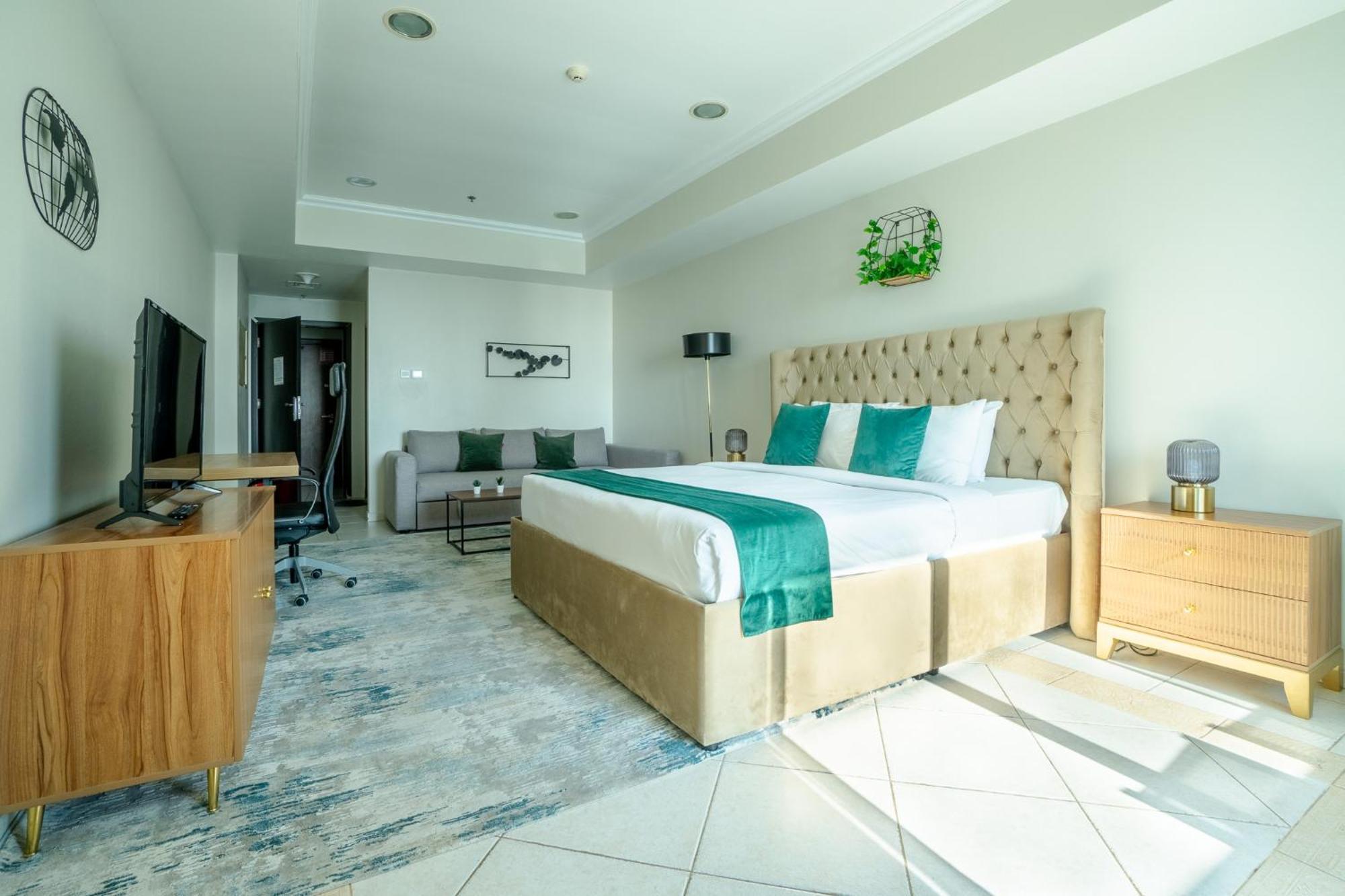 Marina - 75th Floor Above The Clouds, Elegant&big Appart hôtel *