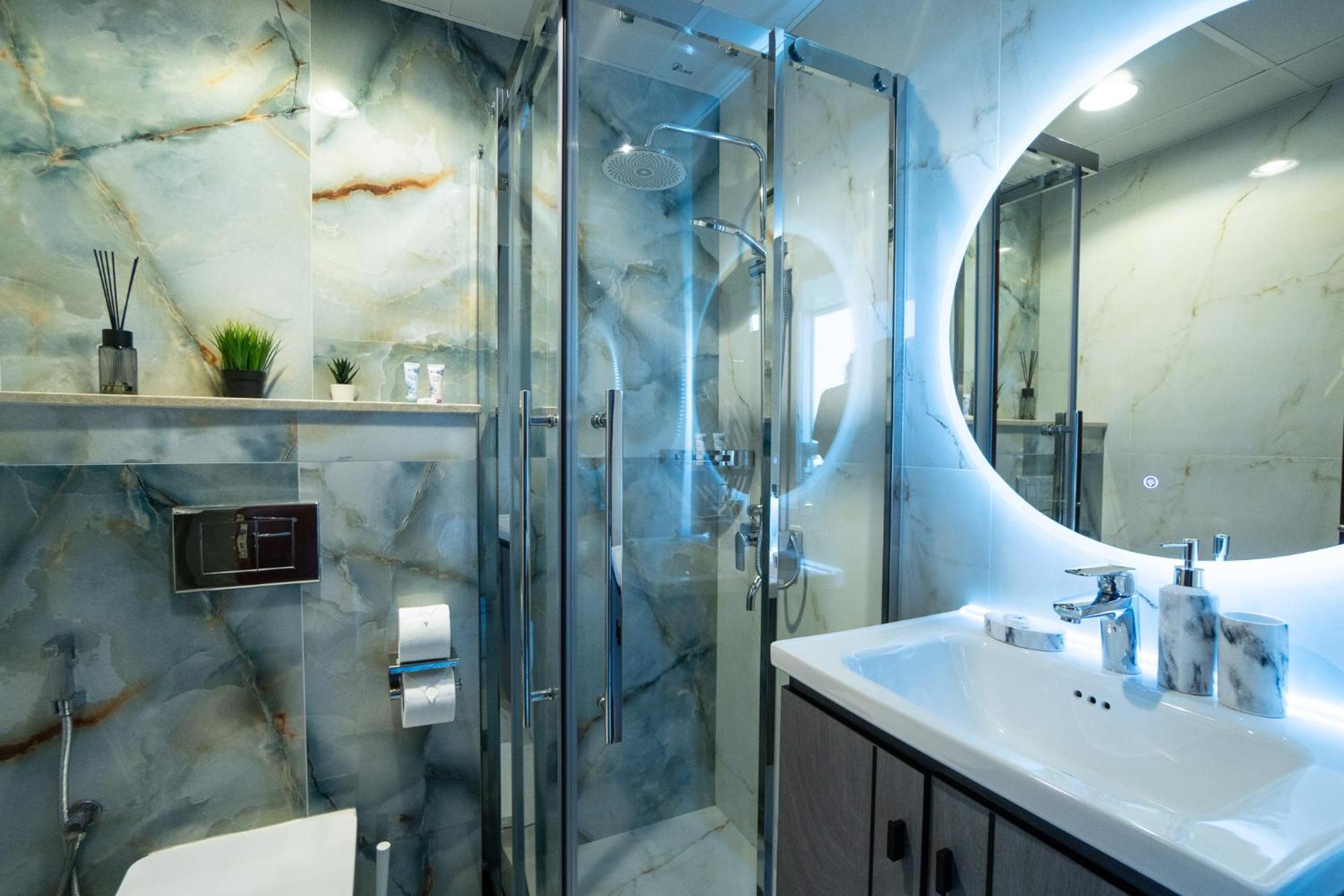 Marina - 75th Floor Above The Clouds, Elegant&big Appart hôtel *