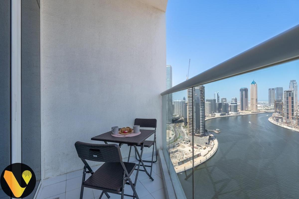Vogue Damac Maison Prive 27th Floor With Balcony & Pool With Canal View Prime Business Bay Location, Steps From Downtown & Burj Khalifa Apartamento Dubái