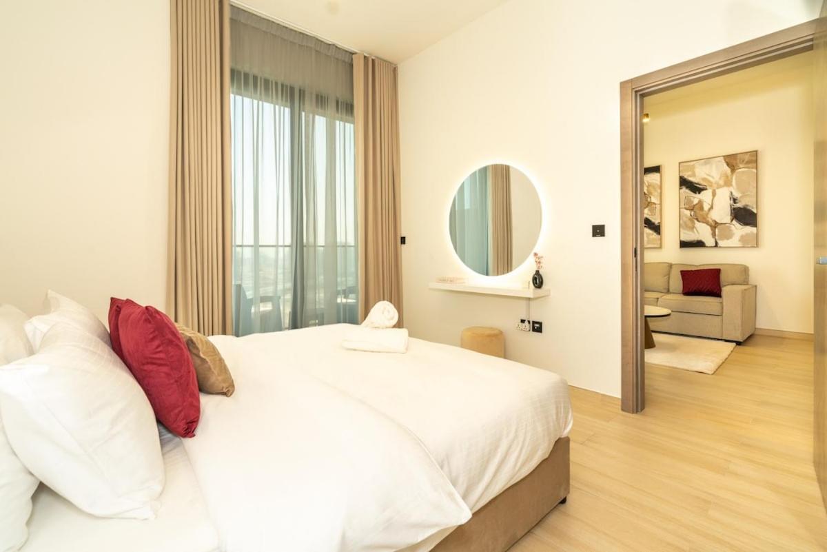 Luxury 1br In Jvc With Stunning Pool Lägenhet Dubai