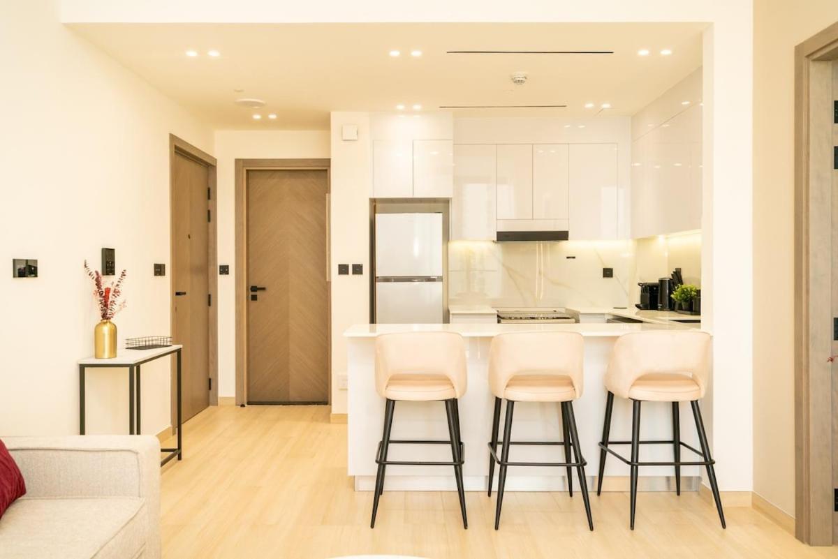 Luxury 1br In Jvc With Stunning Pool *