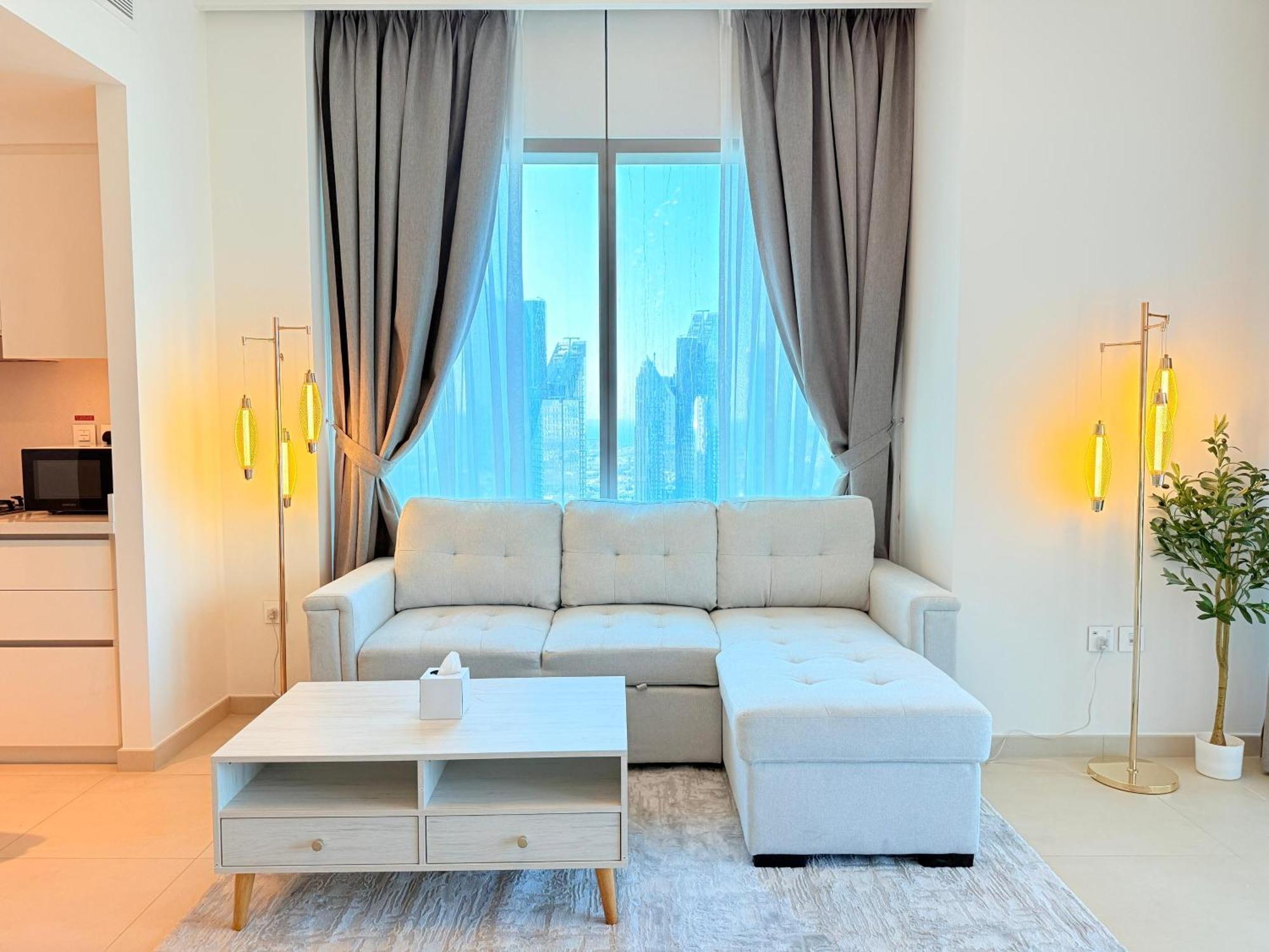 2 Bedroom Infront Of Mall By Aventine Homes Dubaï