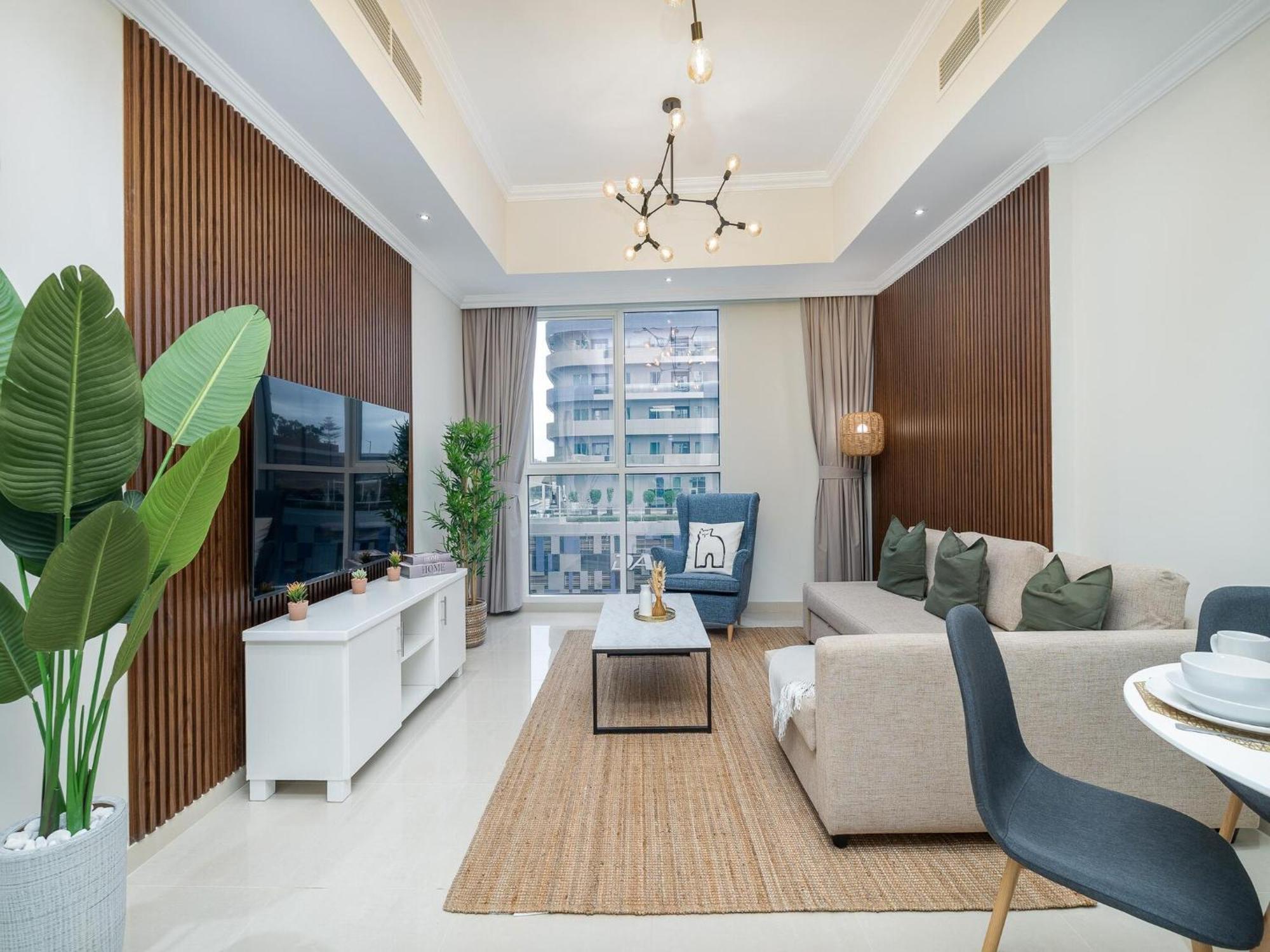 Luxe Near Mall Burj Khalifa Pool Gym Parking Apartment *