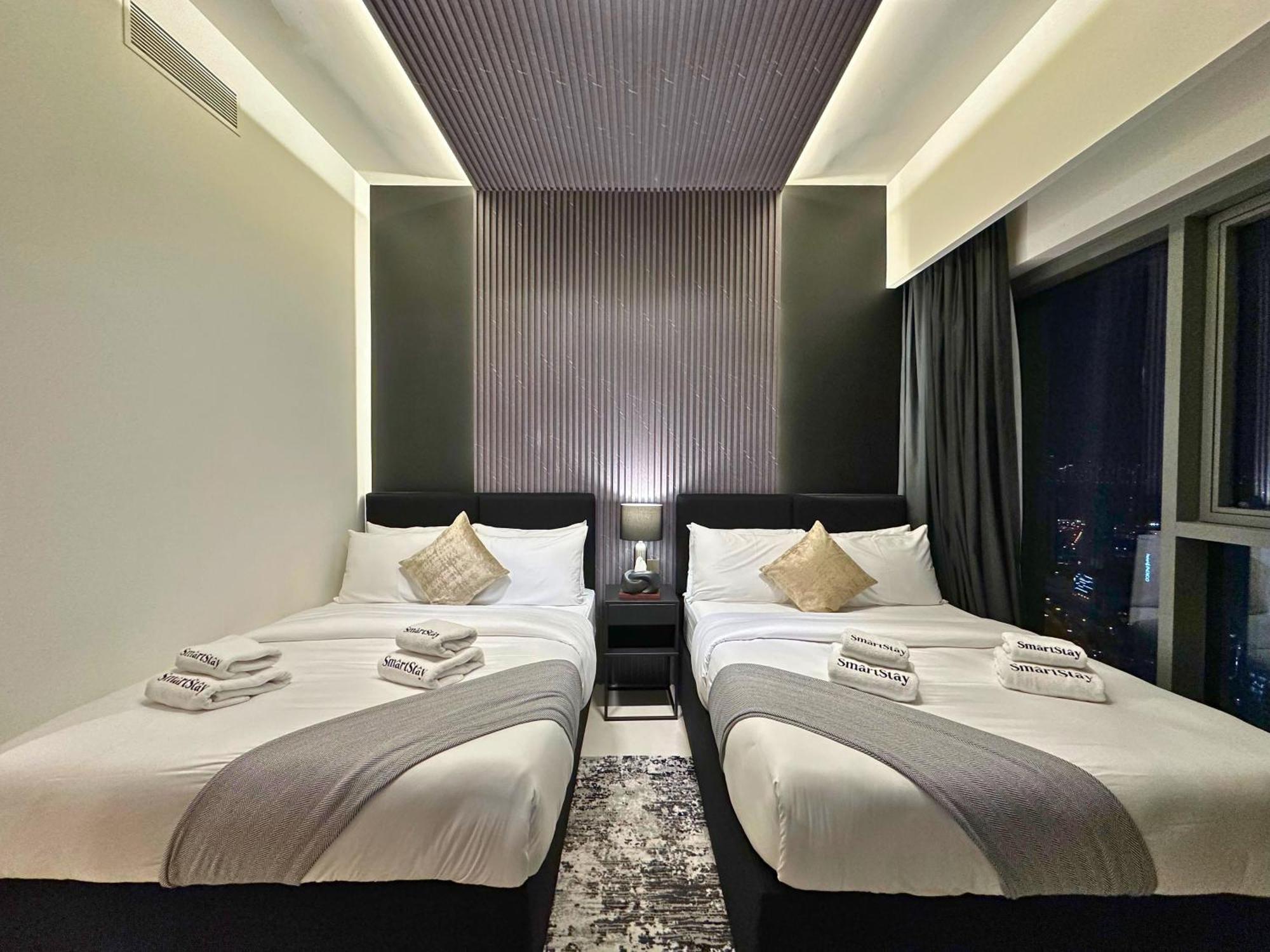 Smartstay At Burj Royale - Unique Downtown Views - Brand New Luxury *