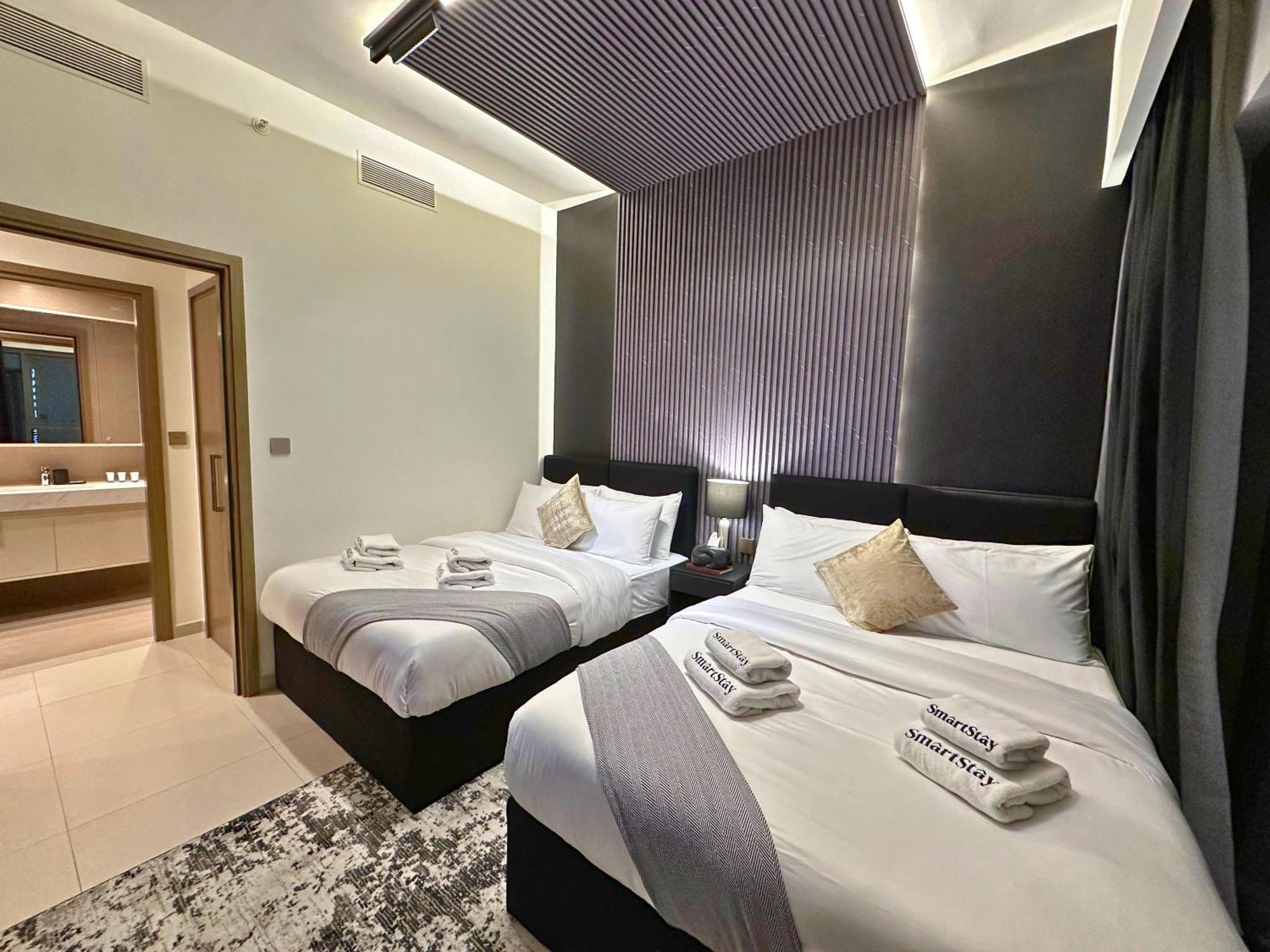 Smartstay At Burj Royale - Unique Downtown Views - Brand New Luxury *