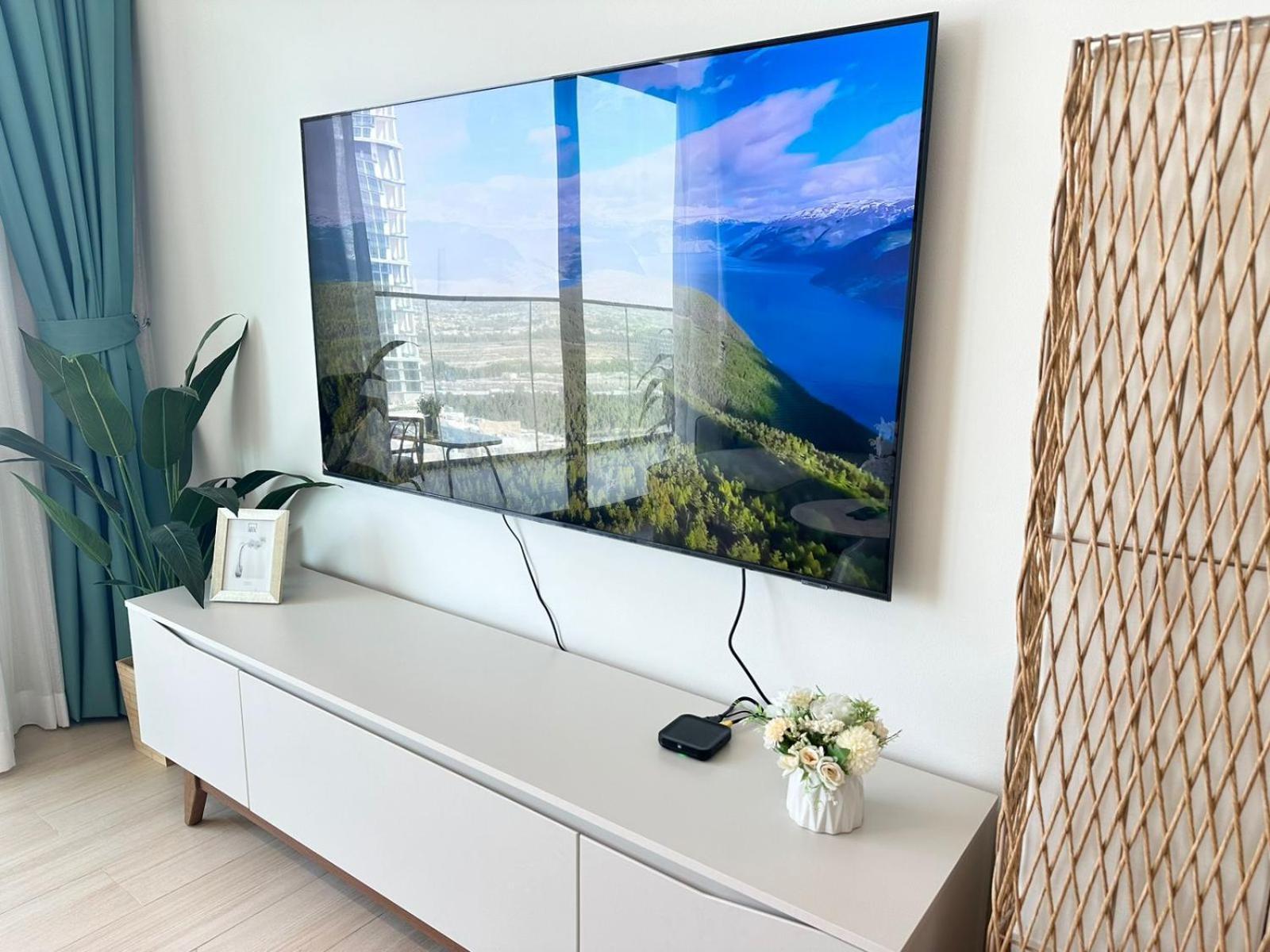 Brand New 2-bedroom With Balcony Appartement *