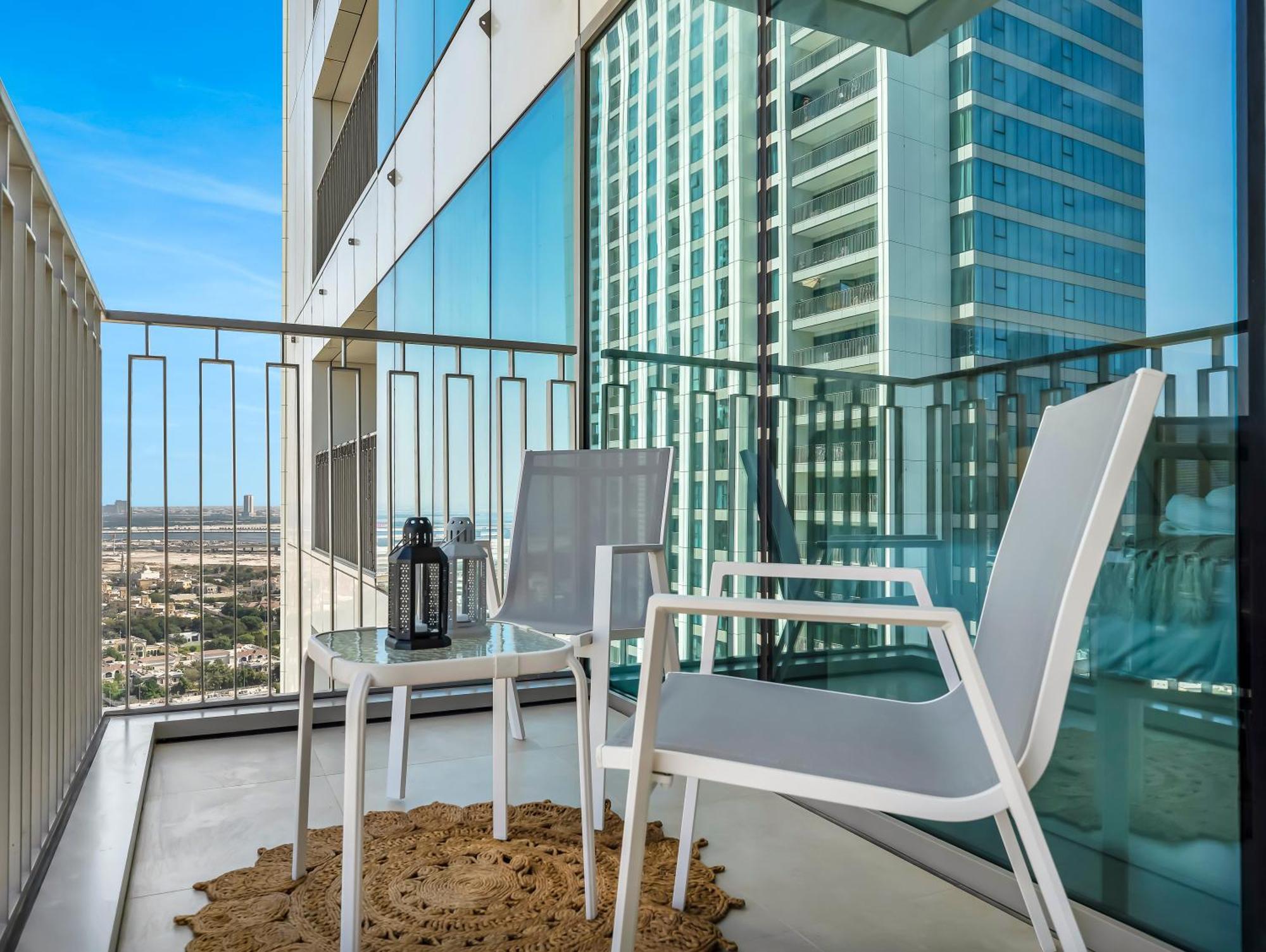 Blissful At Downtown Views Ii- 5min Walk To Mall, Burj Khalifa With Infinity Pool Appartement Dubaï