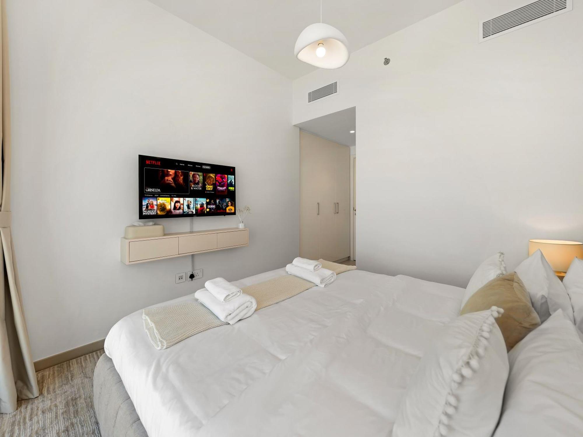Blissful At Downtown Views Ii- 5min Walk To Mall, Burj Khalifa With Infinity Pool Appartement