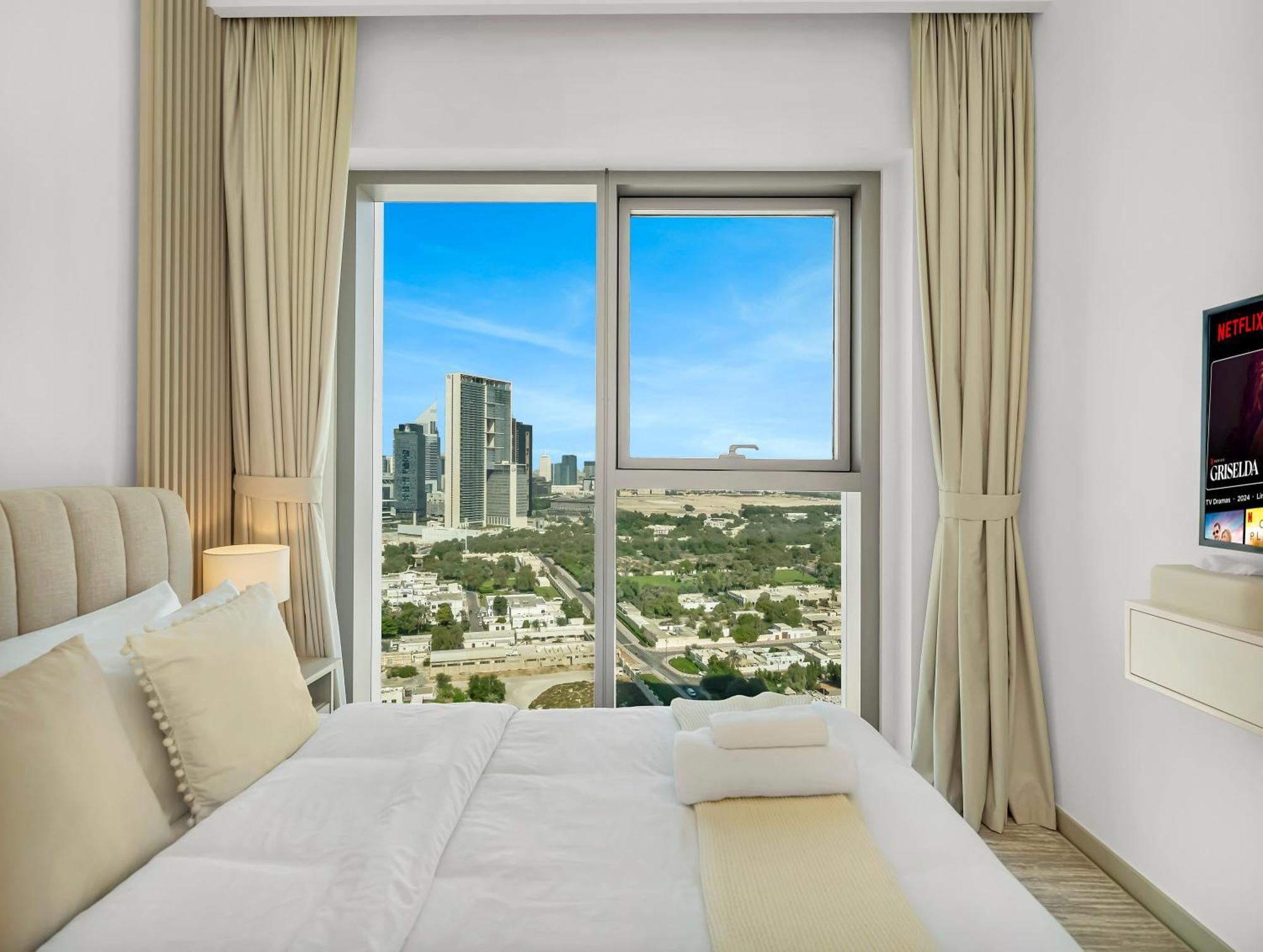 Blissful At Downtown Views Ii- 5min Walk To Mall, Burj Khalifa With Infinity Pool Appartement Dubaï