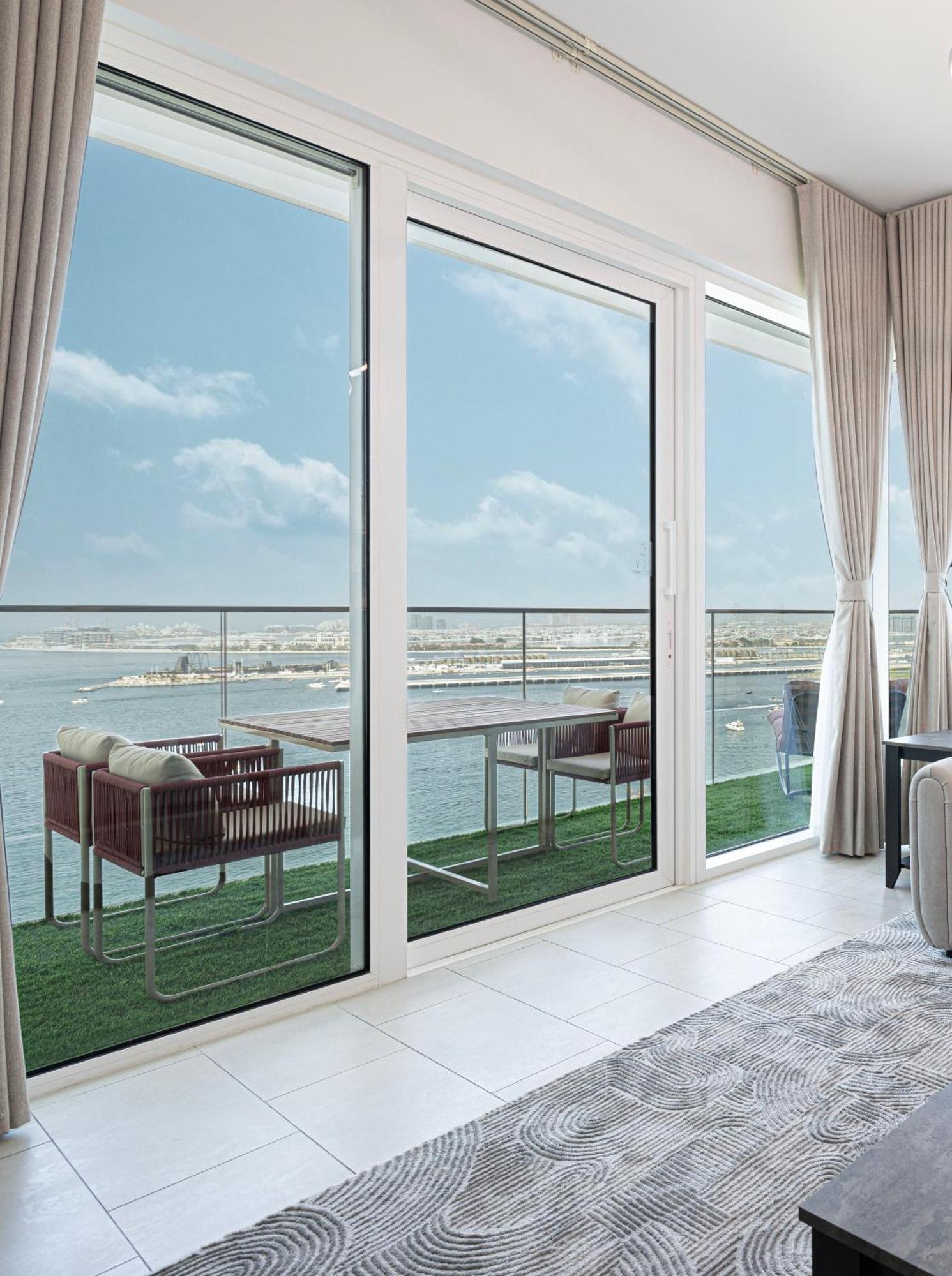 Appartamento Excellent 2 Bedrooms With Sea View! Private Beach, La Vie In Jbr!