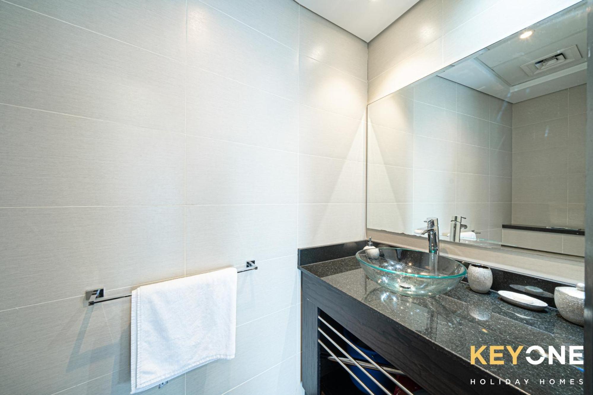Lavish One Bedroom With Amazing Sun Deck & Pool Apartament Dubai
