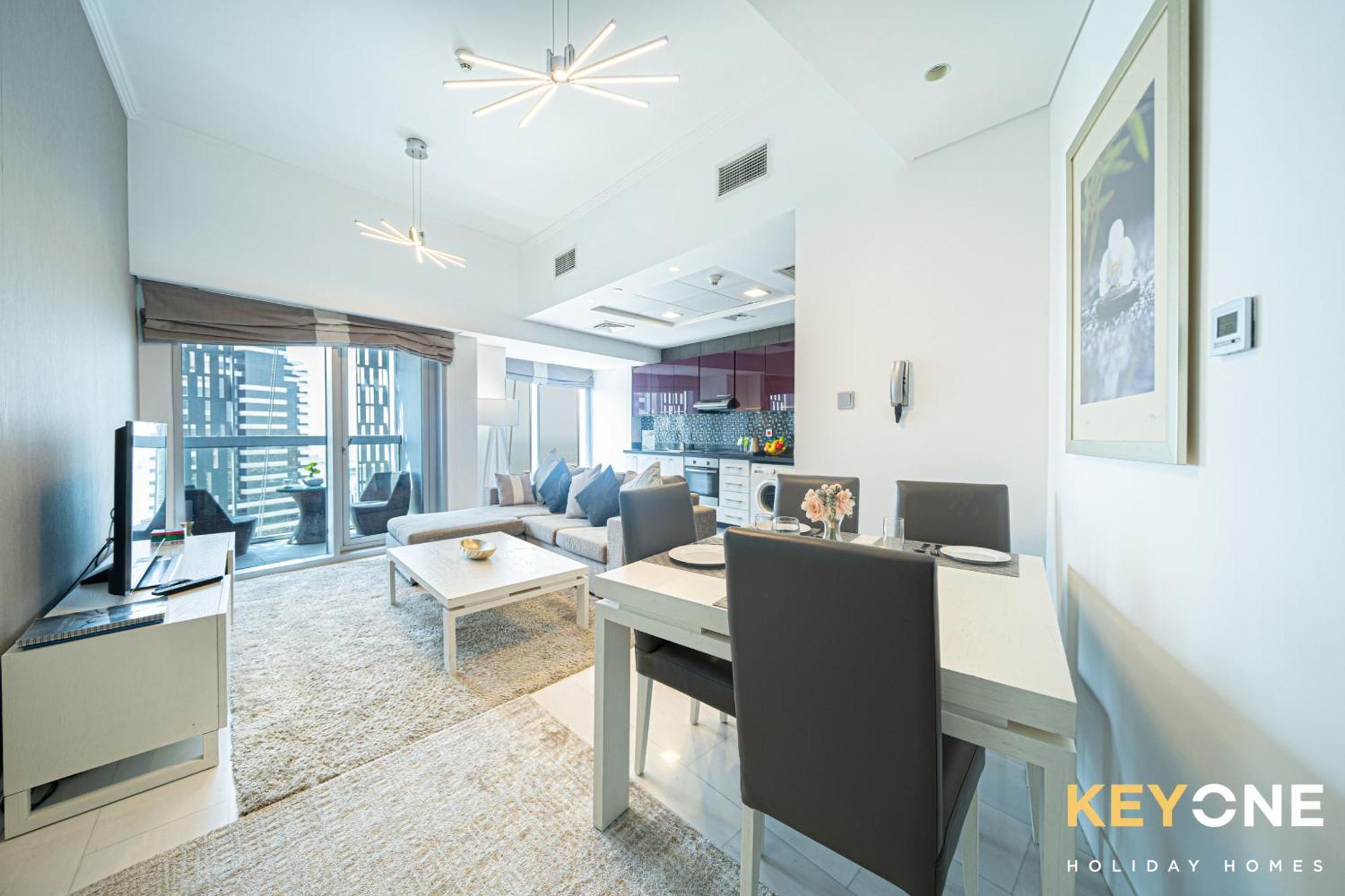 Lavish One Bedroom With Amazing Sun Deck & Pool Apartament Dubai