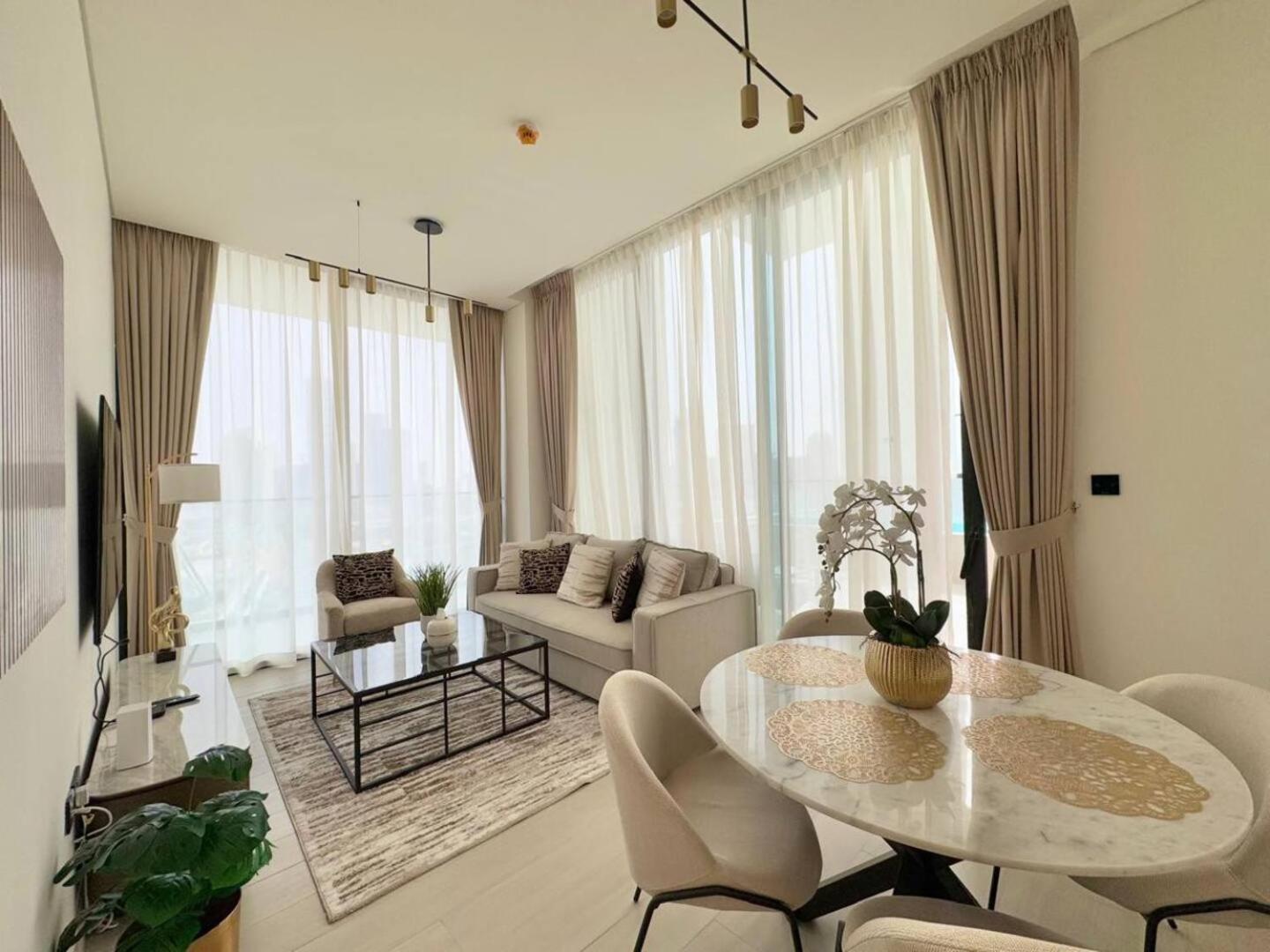 Luxurious 2br With Private Pool In Jvc Appartement Dubaï