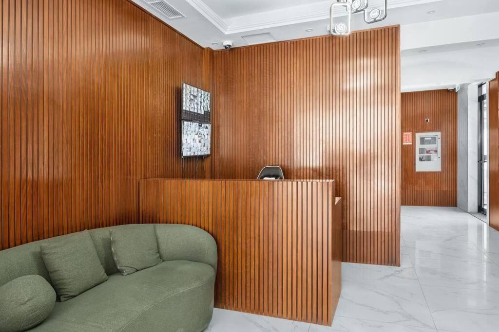 Super Elegant 1bhk - Bnh Tower Apartment
