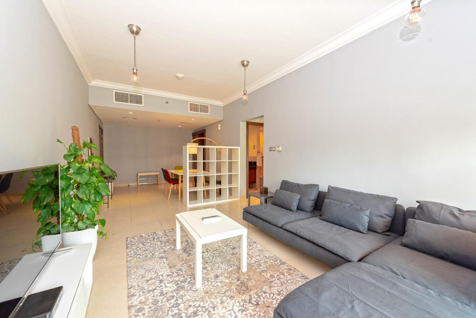 Lovely 1 Bedroom Apartment, Near Mall & Burj Khalifa, Downtown Appartement
