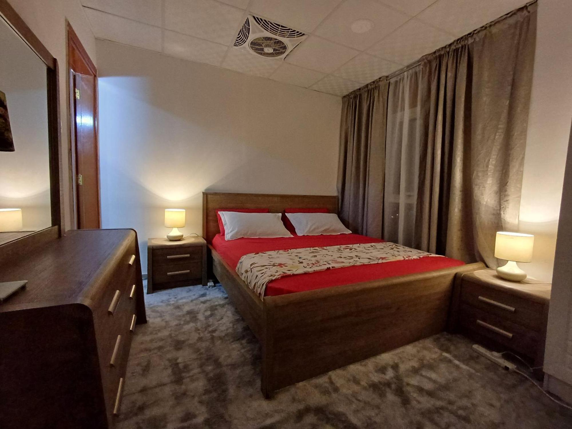 Sahara And Private Gazde/Camere de închiriat Dubai