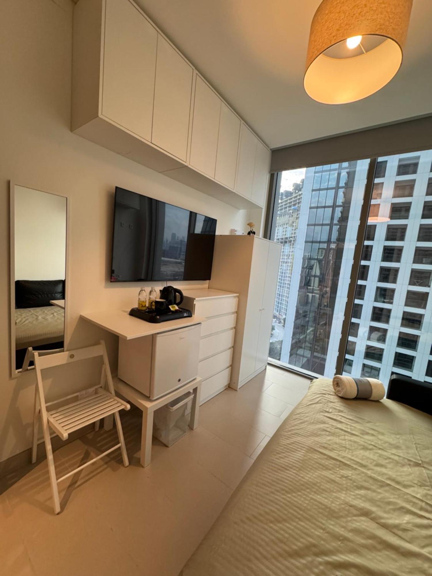 Séjour chez l'habitant Private Of A Residential Tower For 1 Lady Pool & Downtown View & Parking Minimum Staying Of 3 Nights Dubaï