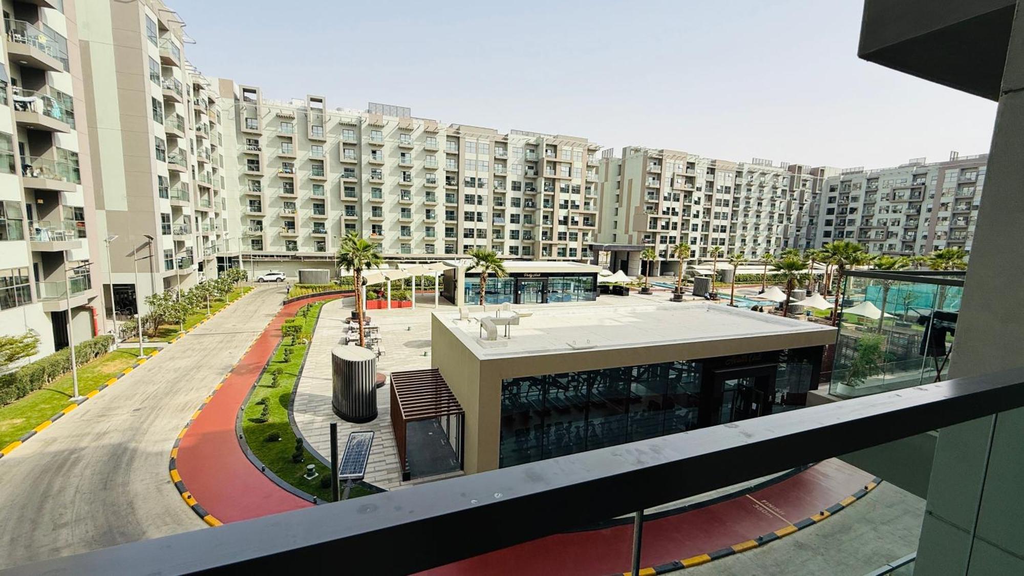 Apartamento Lawnz Luxury Furnished With Balcony Swimming Pool Gym Kids Play Ground *