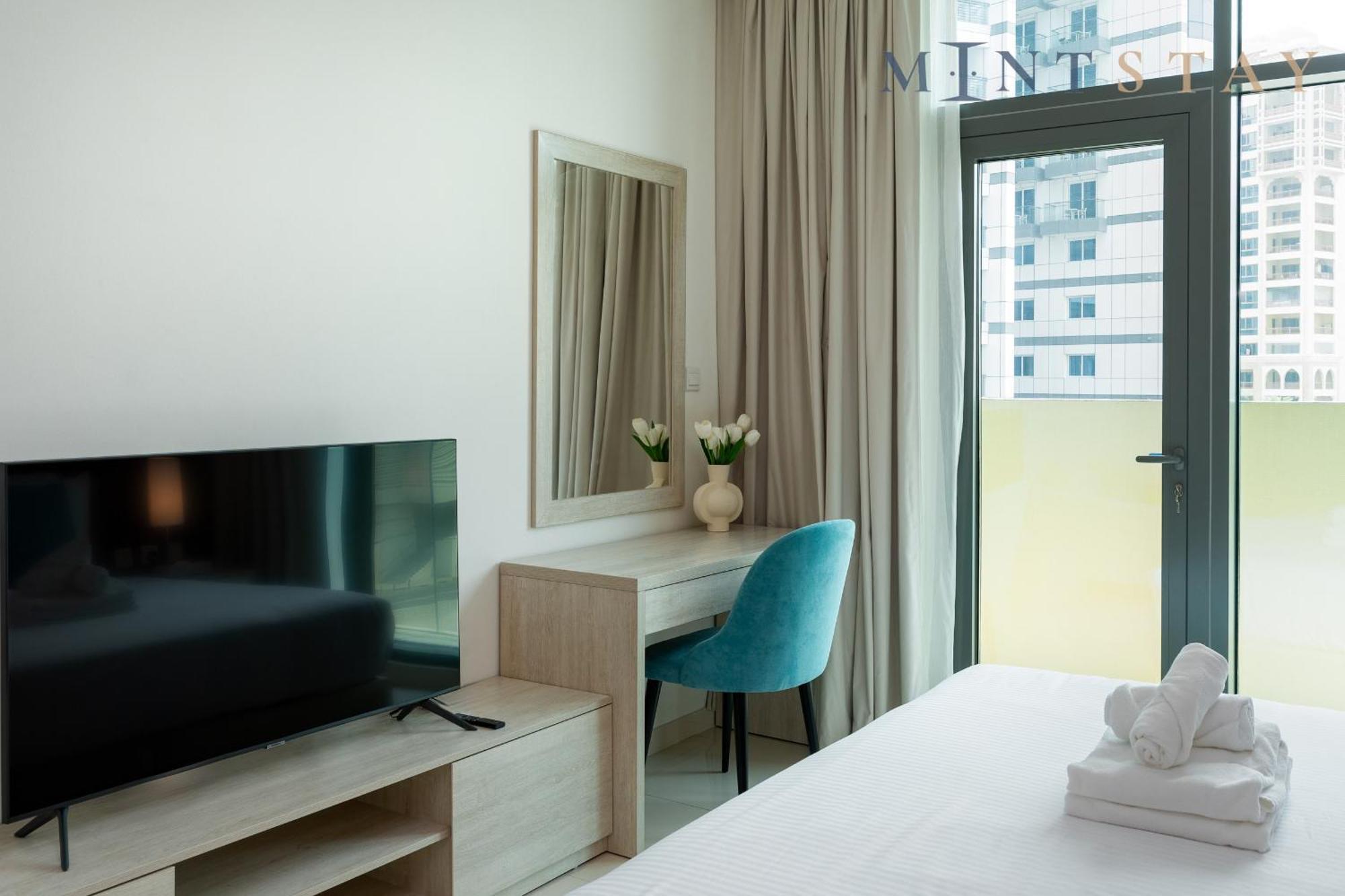 Seven Palm, Palm Jumeirah - Mint Apartment Dubai
