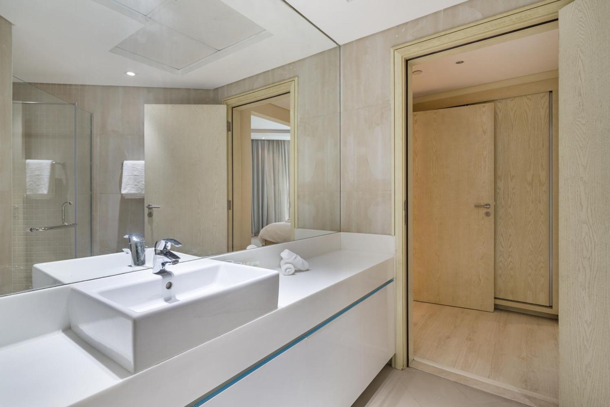 Access 4 Bedroom Jbr Appartement Dubaï