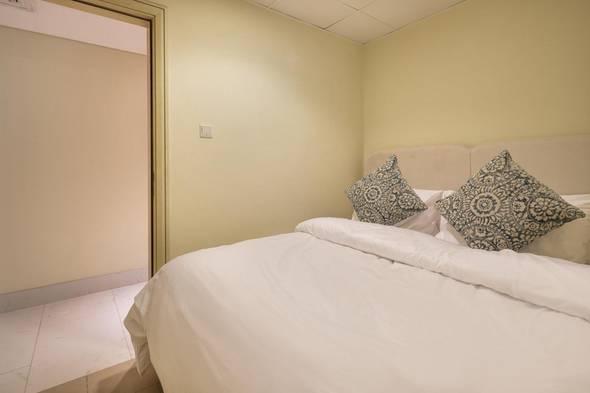 Access 4 Bedroom Jbr Appartement *