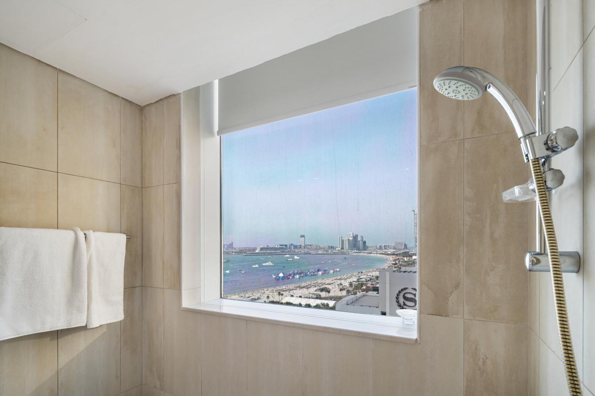 Access 4 Bedroom Jbr Appartement