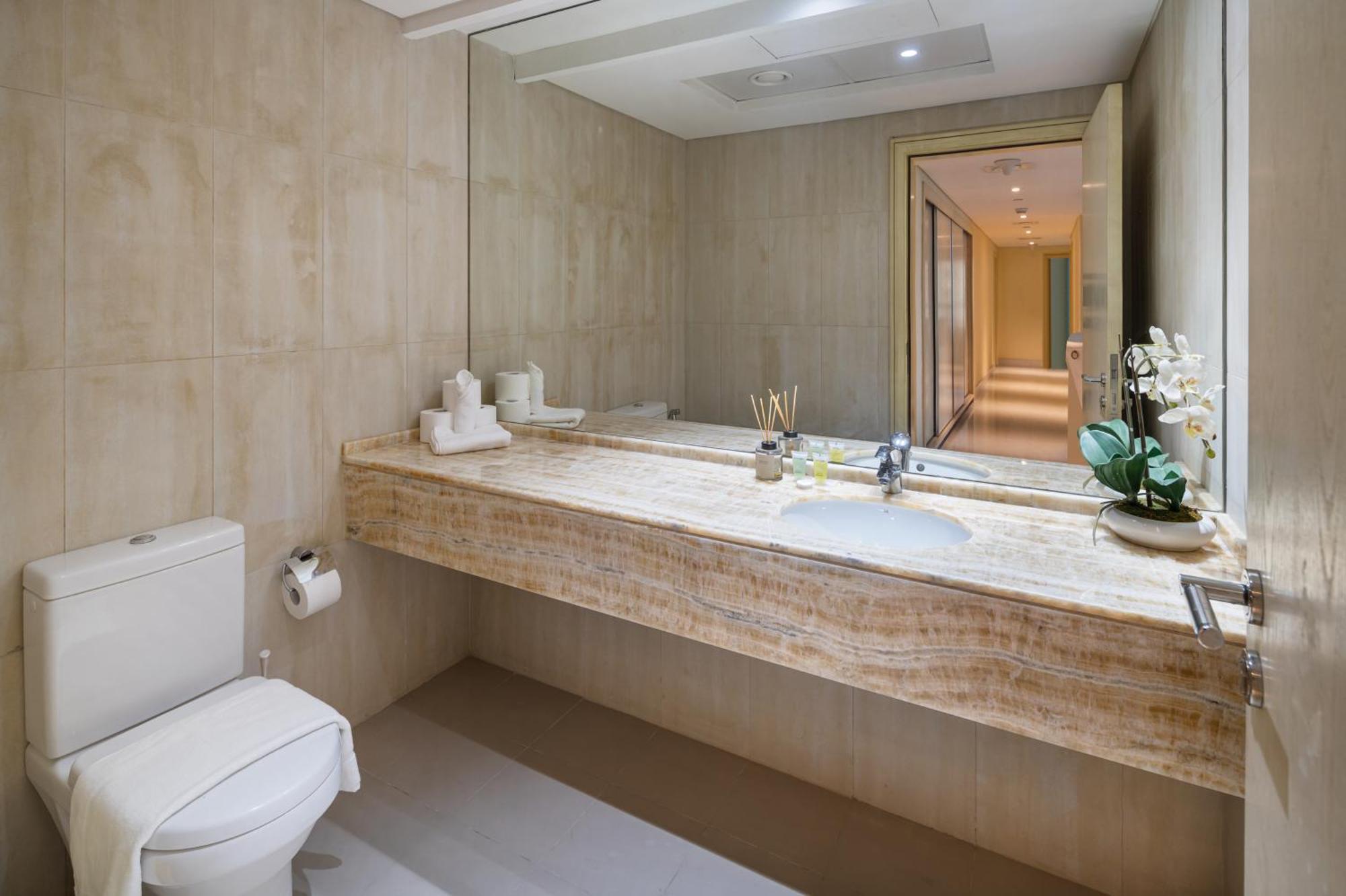 Access 4 Bedroom Jbr Appartement