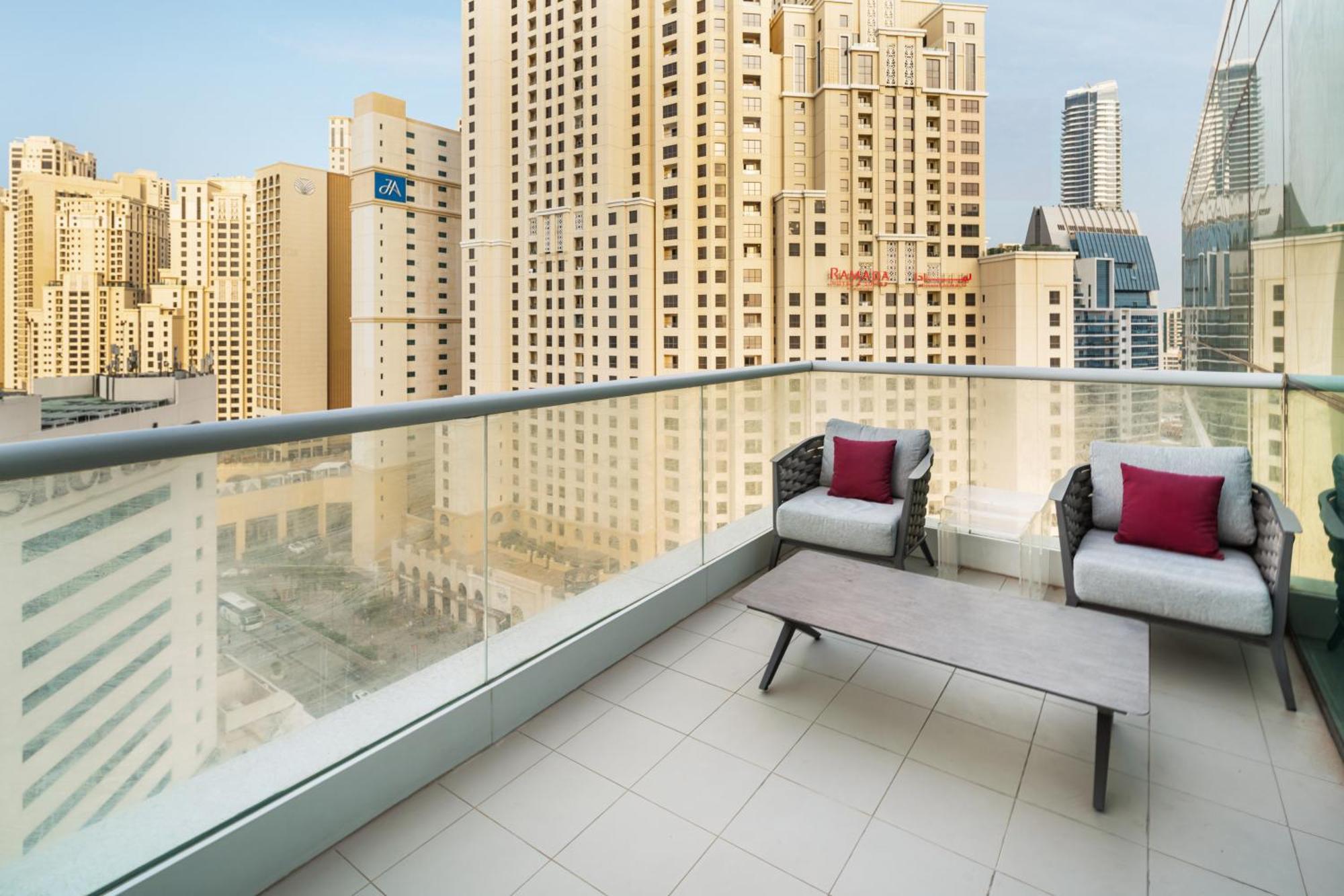 Access 4 Bedroom Jbr Appartement Dubaï