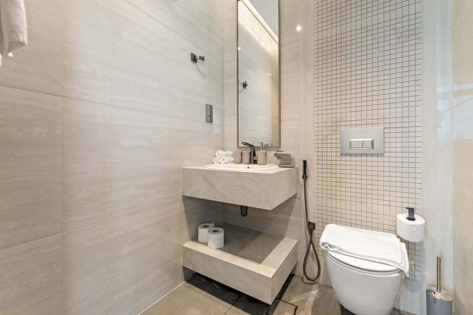 Amazing 2br In Business Bay With Full Burj View Dubaï