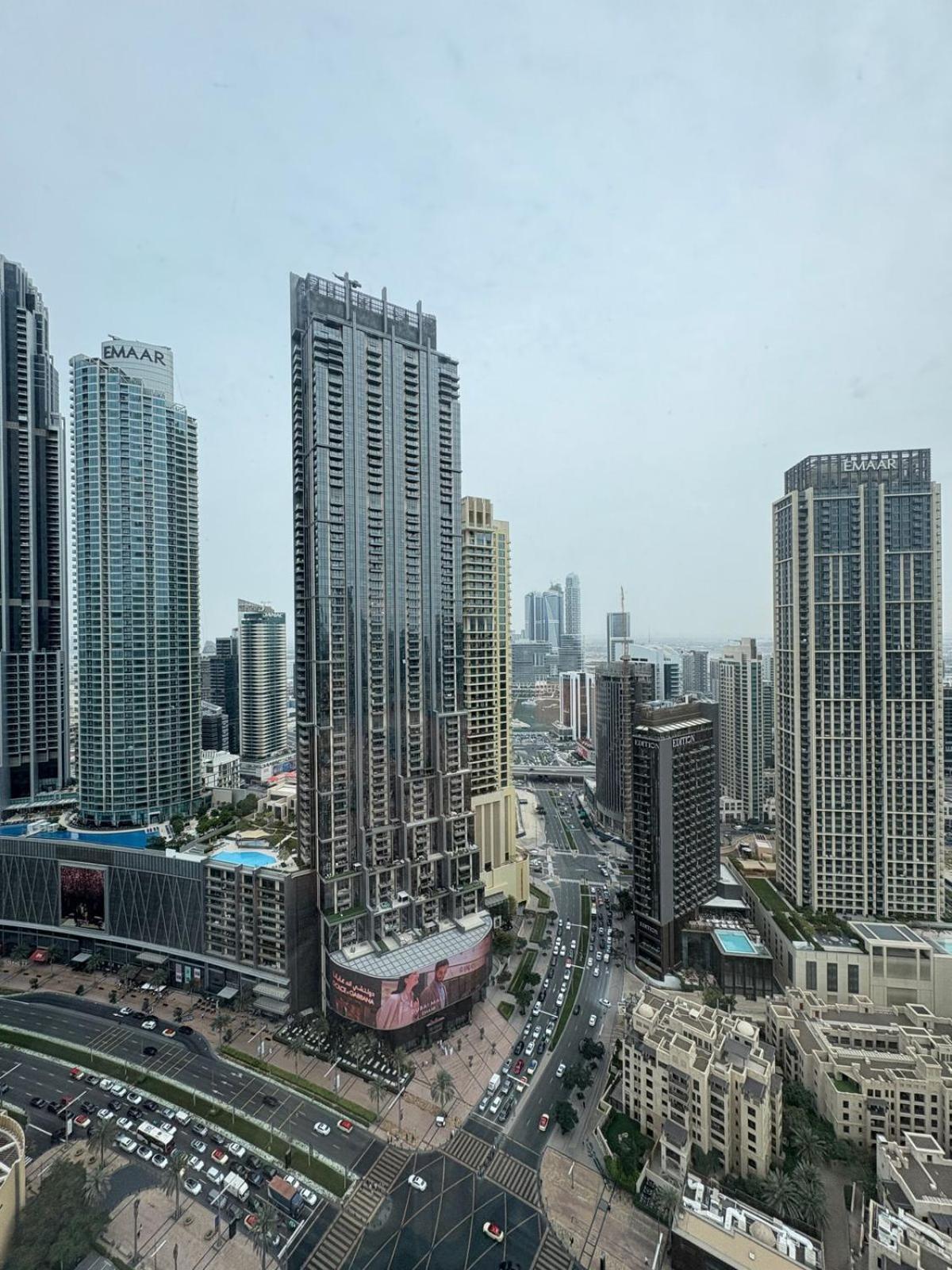 Residencial In Address Downtown Connected To Mall Appartement *