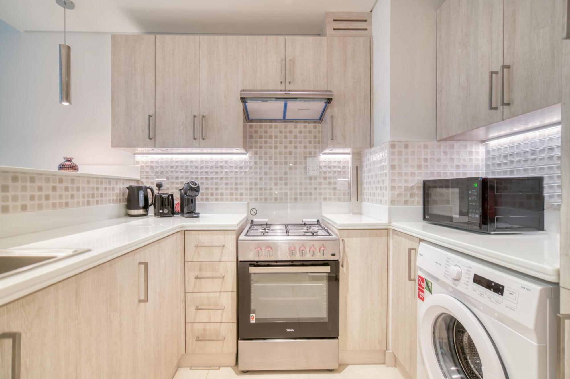 Seven Palm, Palm Jumeirah - Mint Apartment