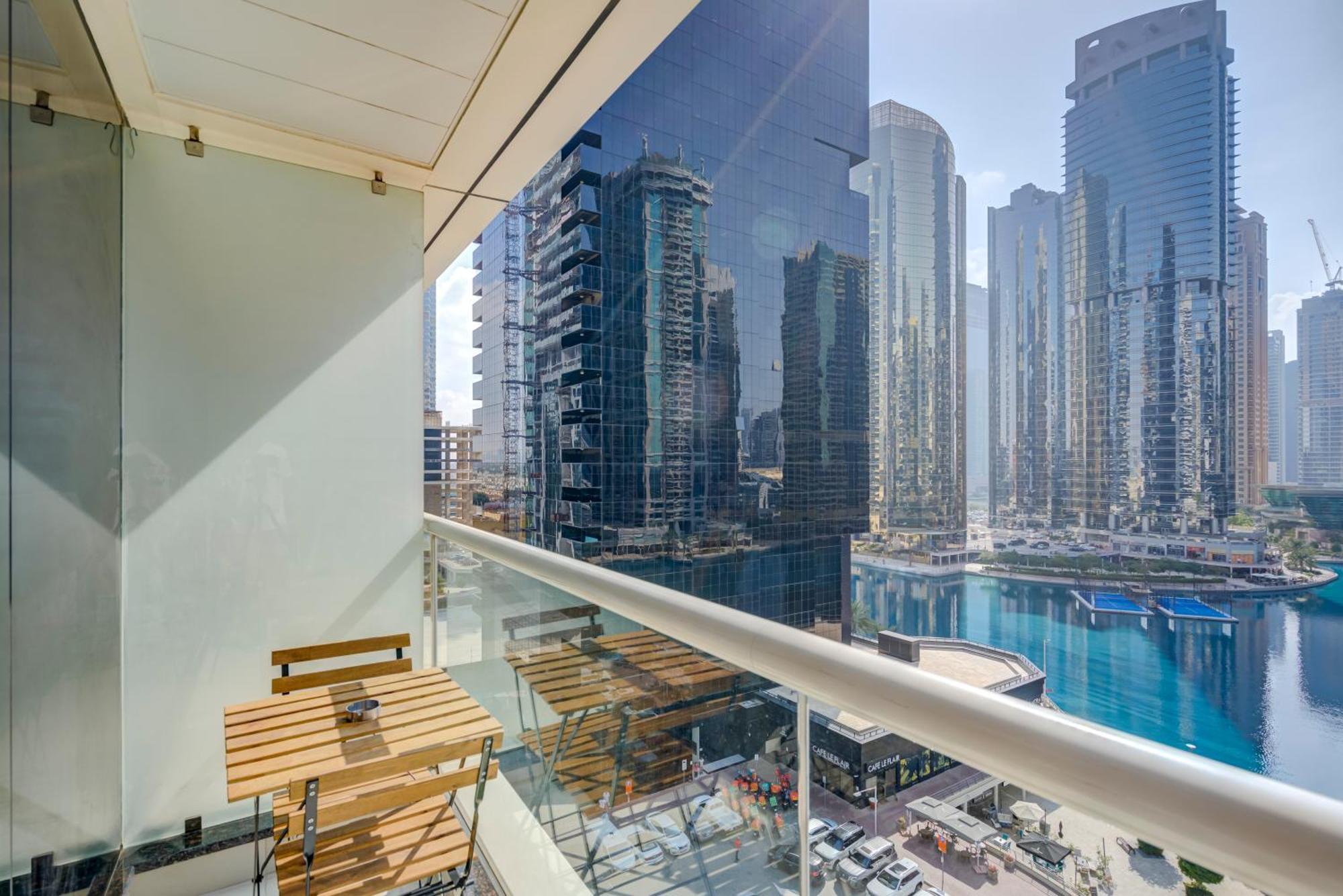 Da86 - Well Design In Arch Tower Apartment *