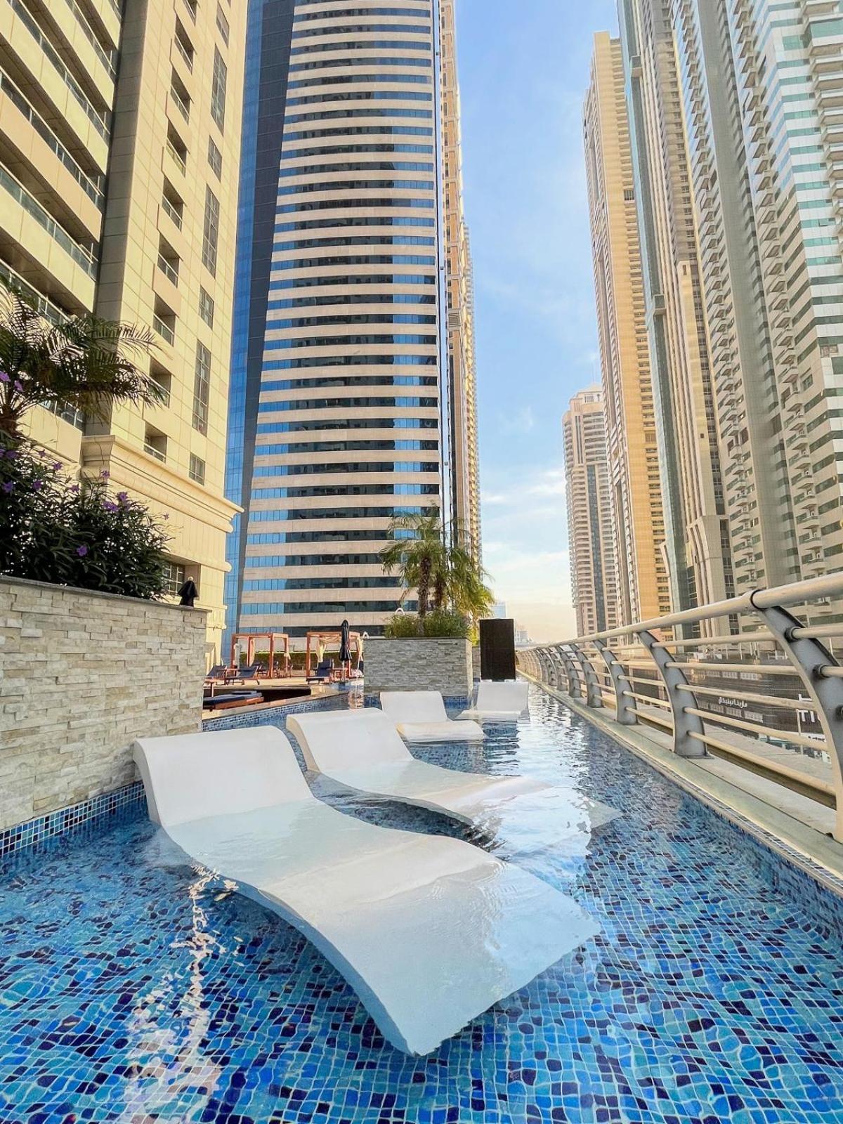 Lejlighed Stunning 1-bedroom With Marina Views