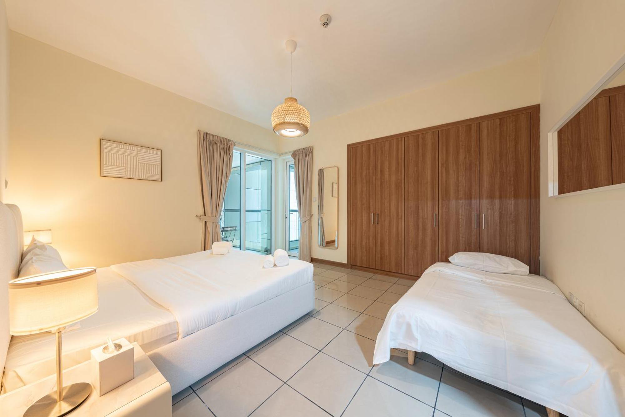 Spacious Upgraded & Elegant - 1br Apartamento Dubái