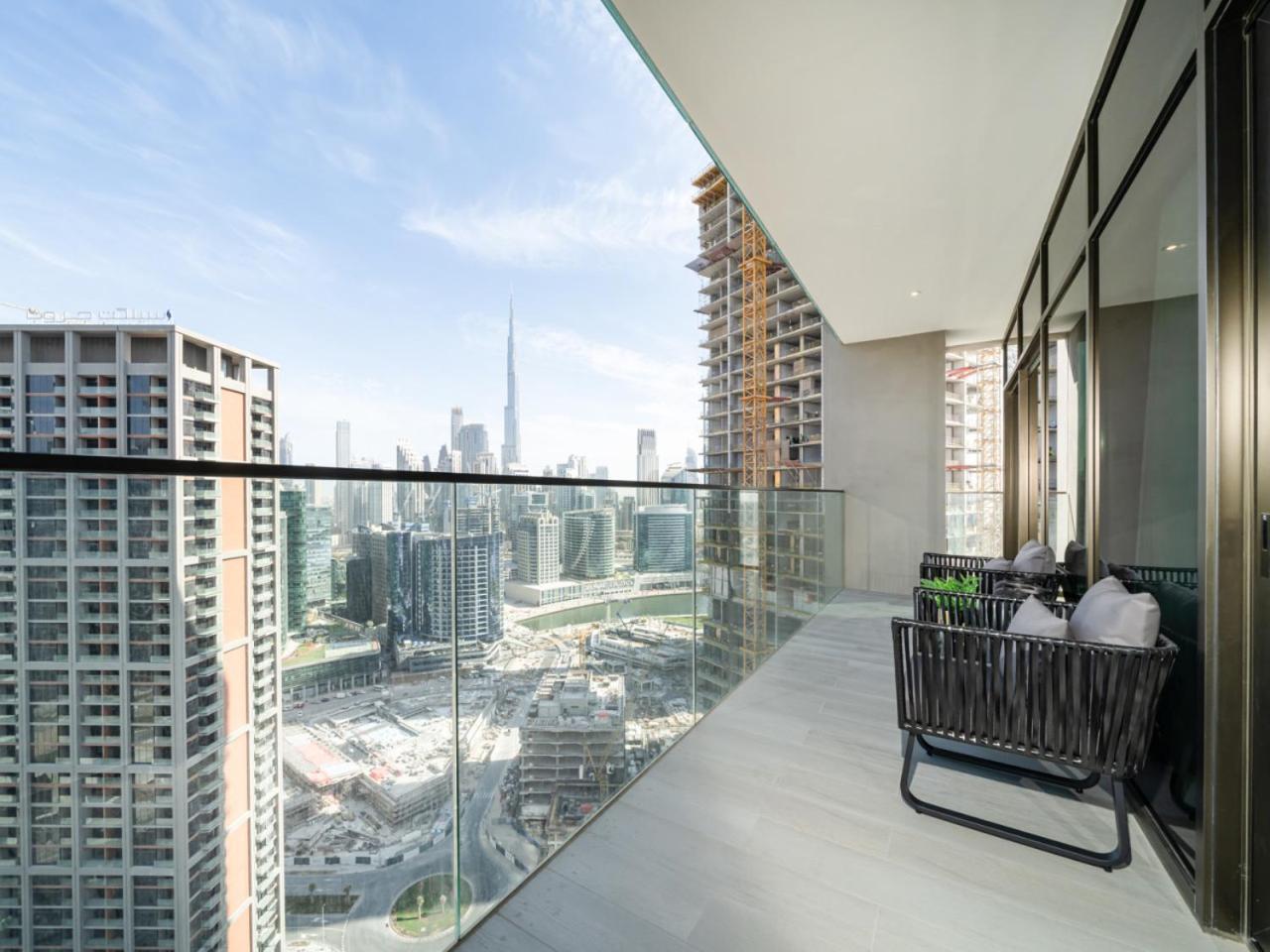 Brand New Business Bay 1 Bed With Burj Khalifa And Canal Views Appartement Dubaï